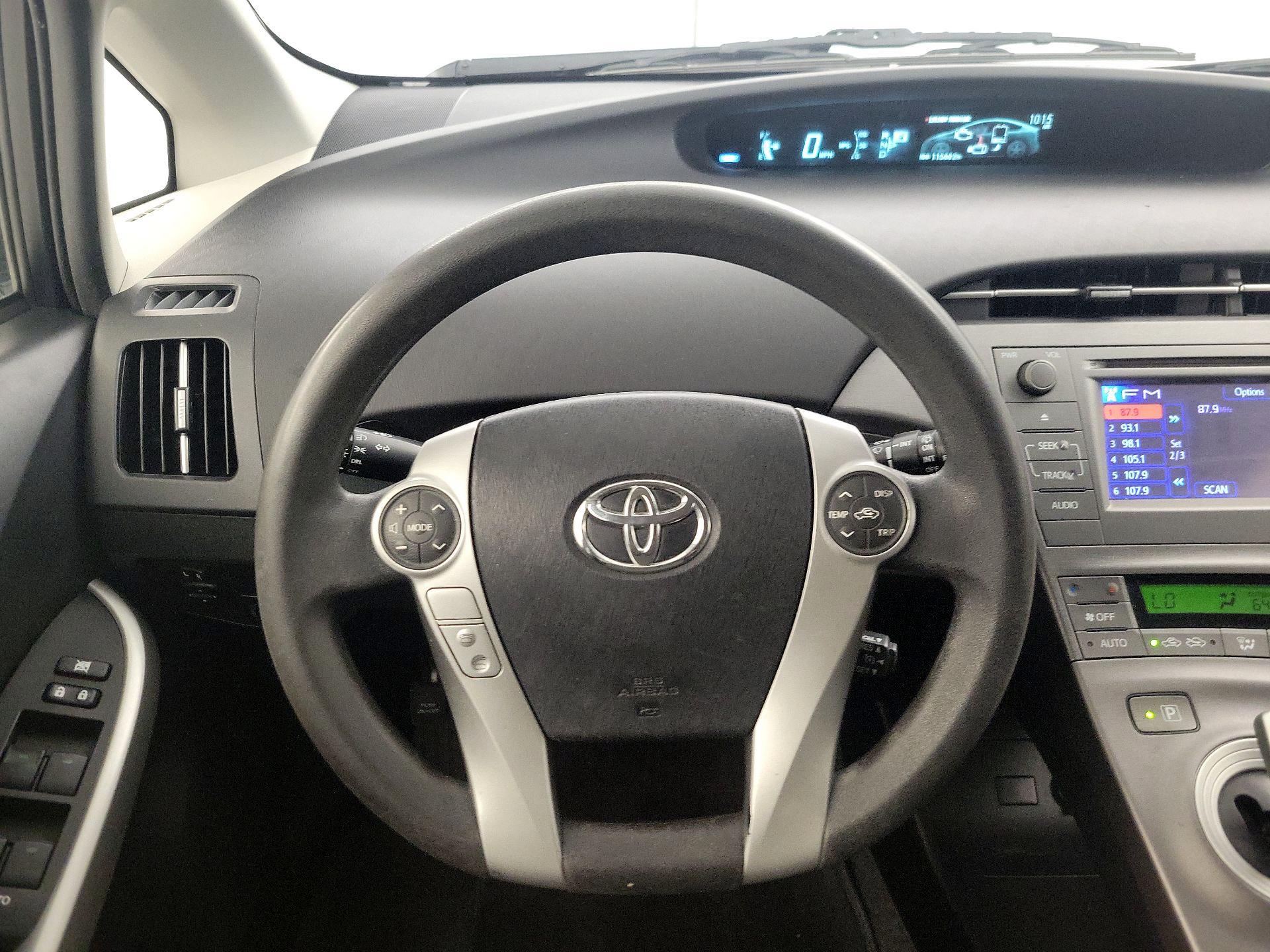 Thumbnail: 2015 Toyota Prius - 10