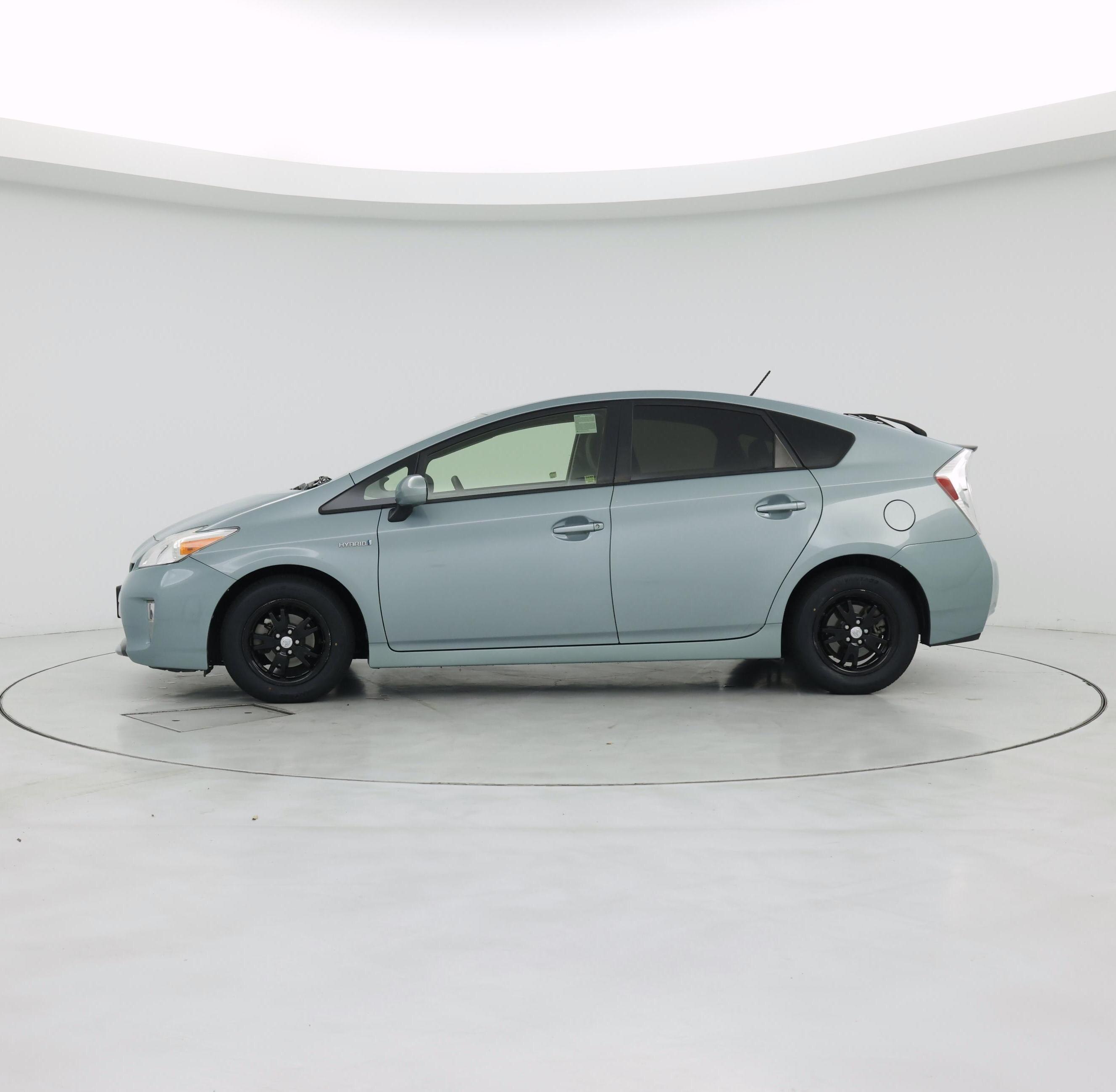 Thumbnail: 2015 Toyota Prius - 3