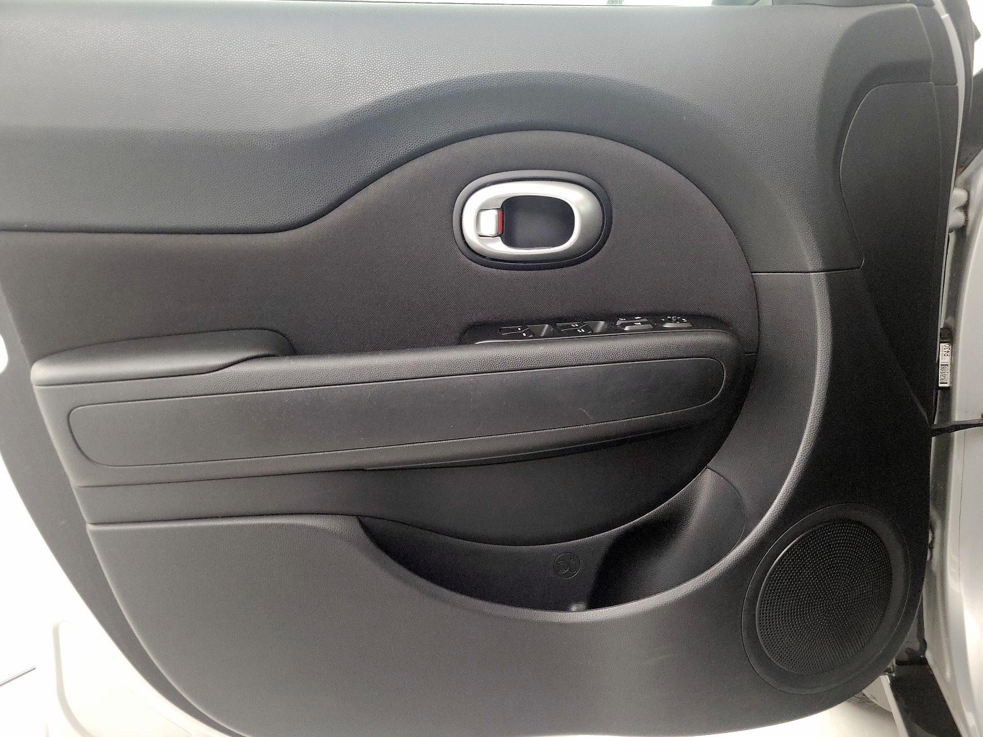 Thumbnail: 2015 Kia Soul - 12
