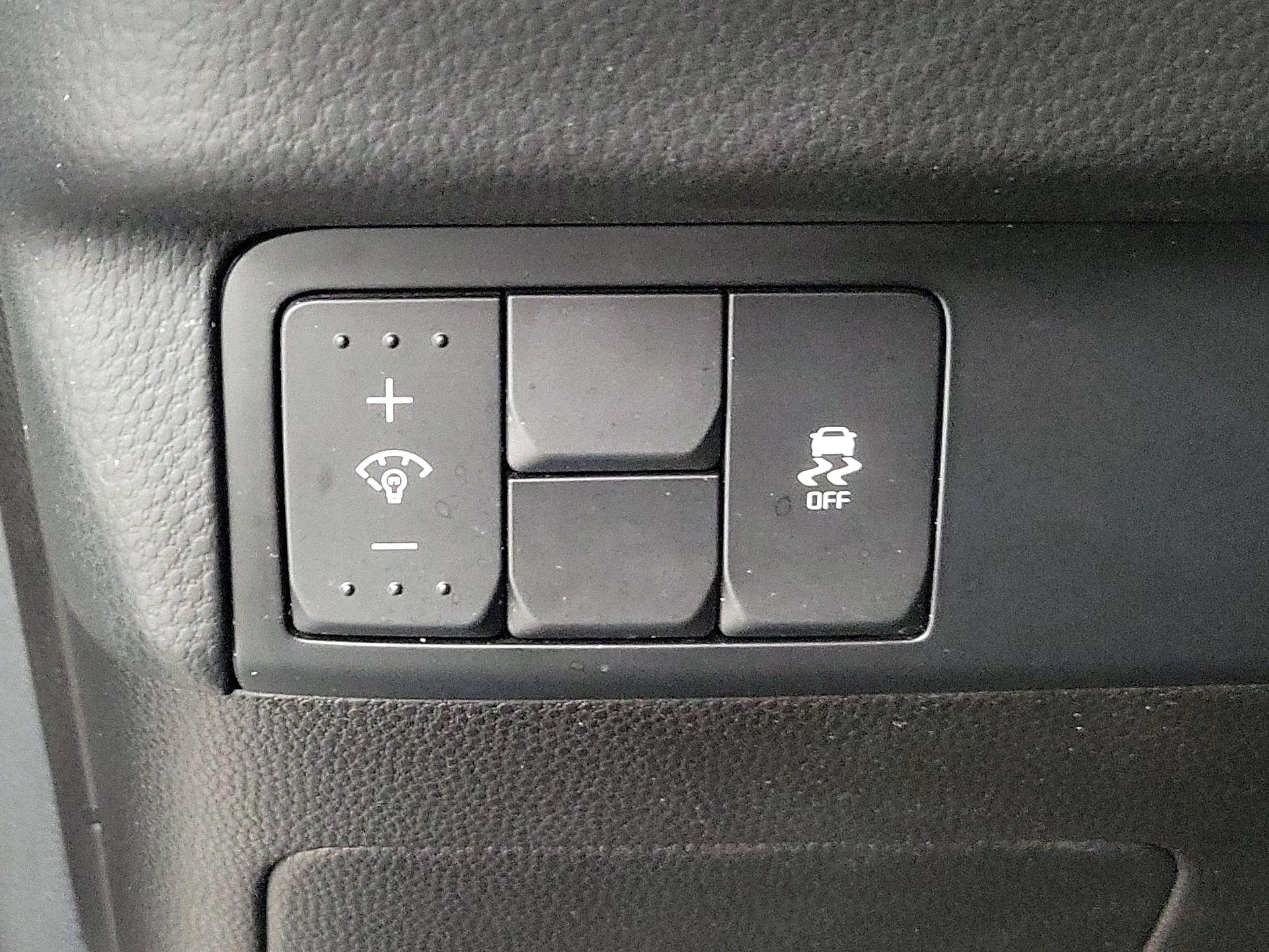 Thumbnail: 2015 Kia Soul - 13