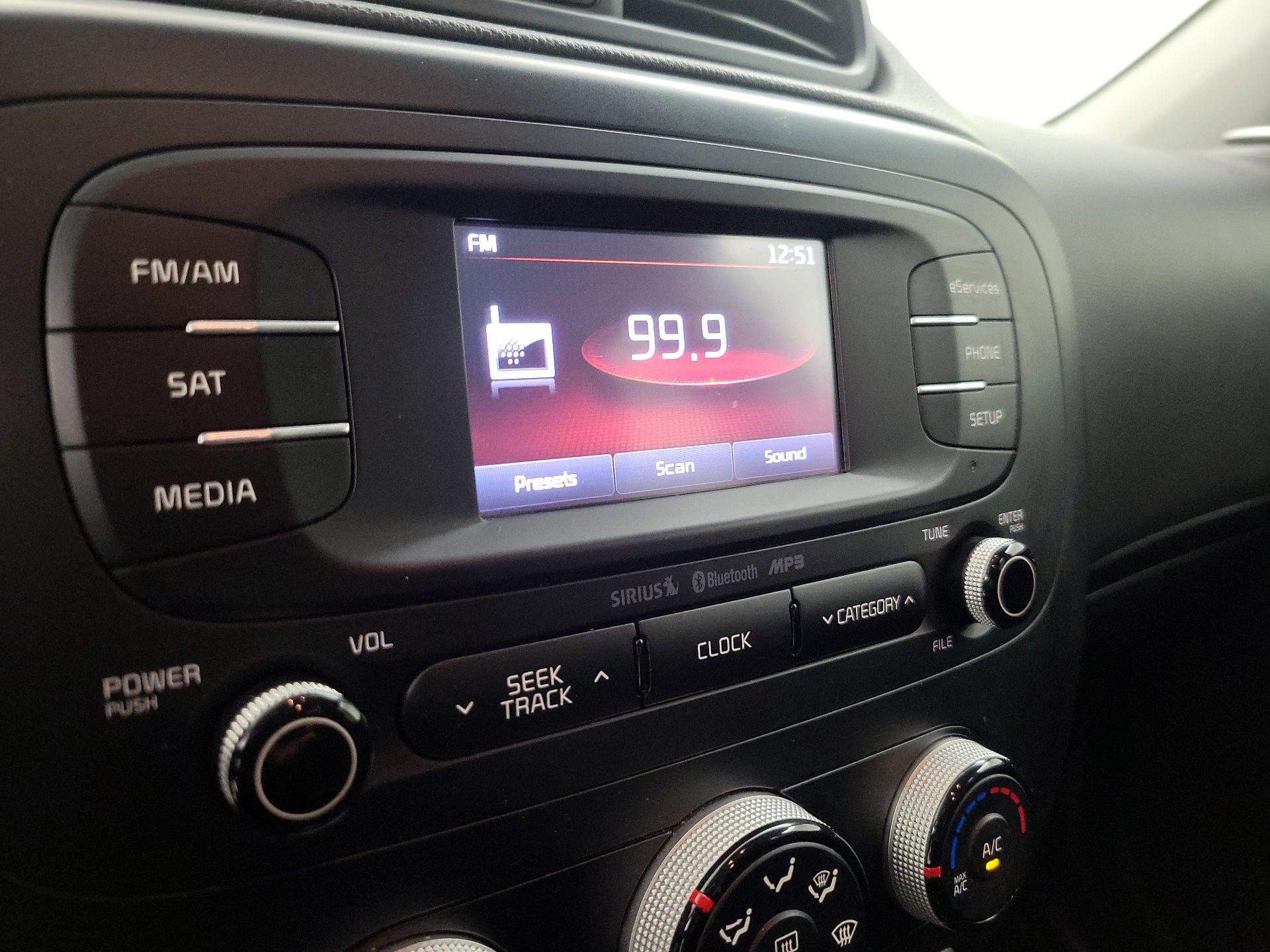 Thumbnail: 2015 Kia Soul - 15