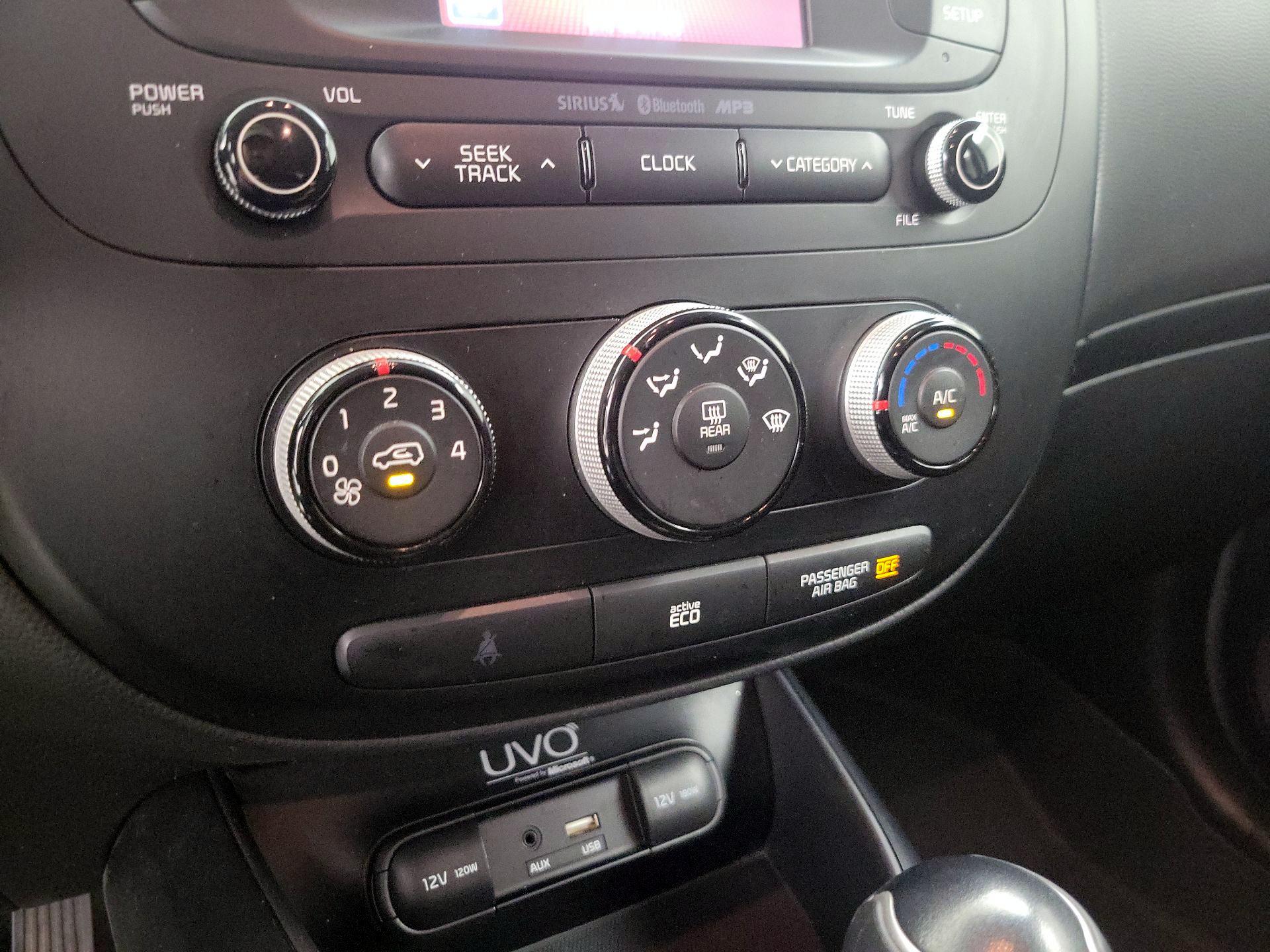 Thumbnail: 2015 Kia Soul - 16