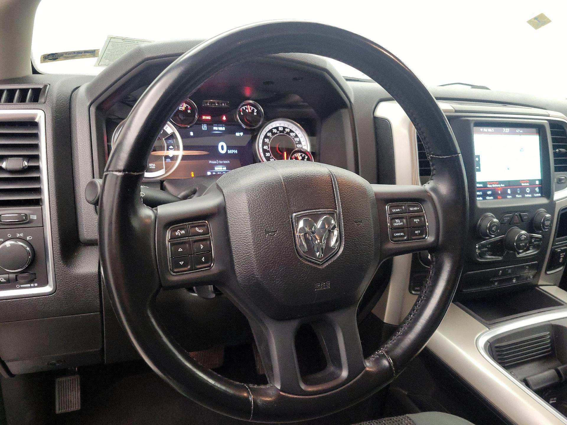 Thumbnail: 2020 RAM 1500 Classic - 10