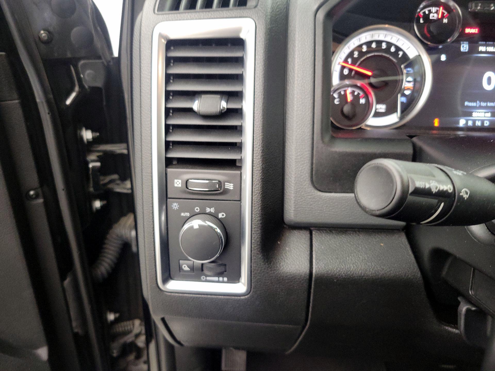 Thumbnail: 2020 RAM 1500 Classic - 13
