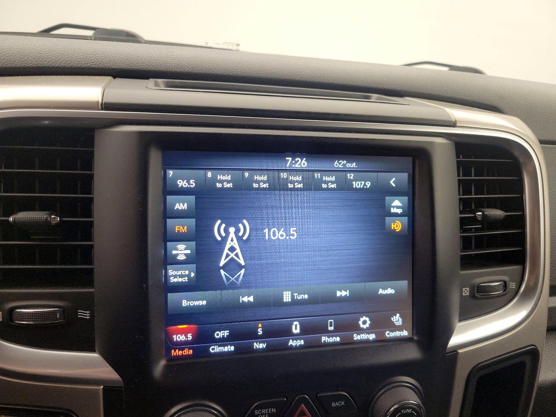 Thumbnail: 2020 RAM 1500 Classic - 16