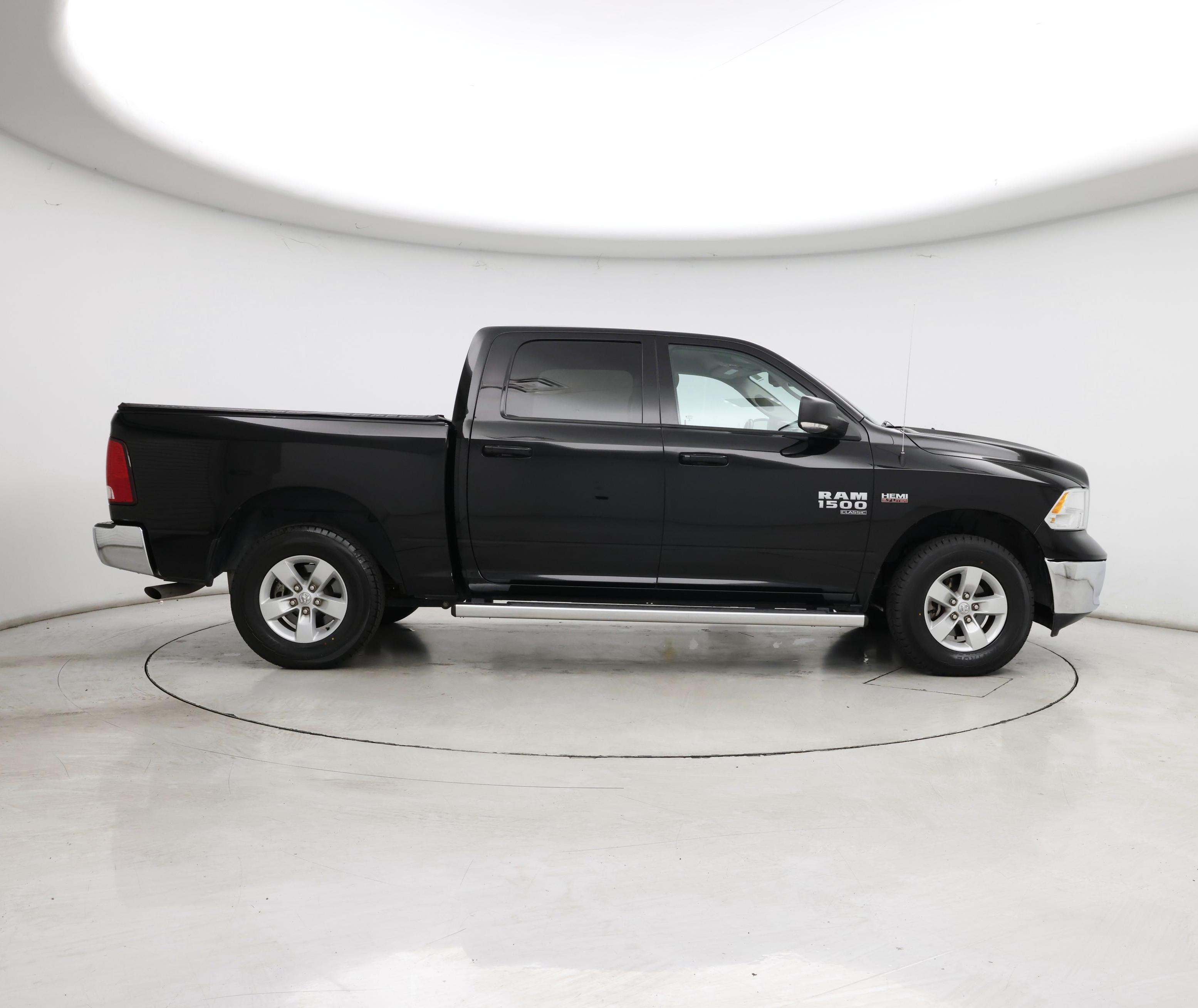 Thumbnail: 2020 RAM 1500 Classic - 7