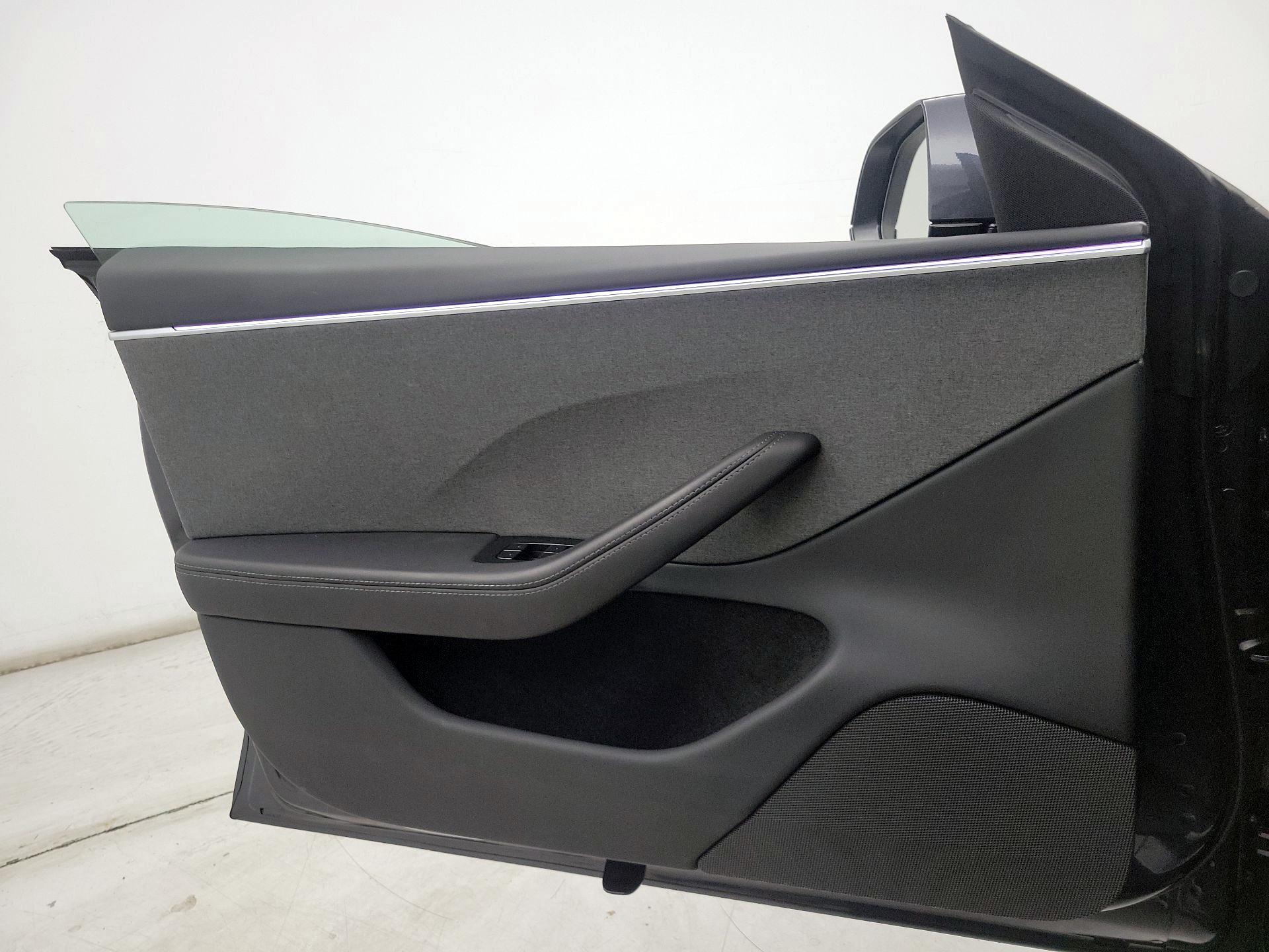 Thumbnail: 2025 Tesla Model 3 - 12