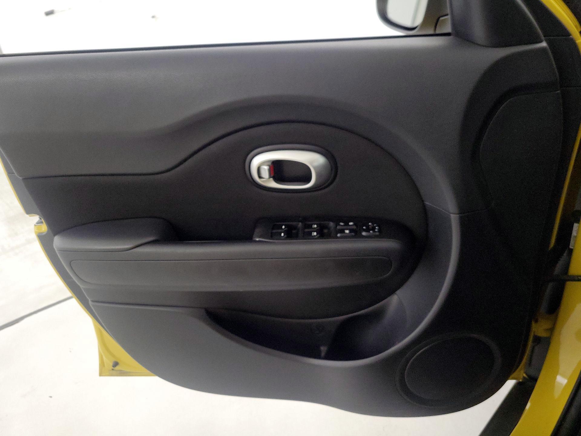 Thumbnail: 2014 Kia Soul - 12