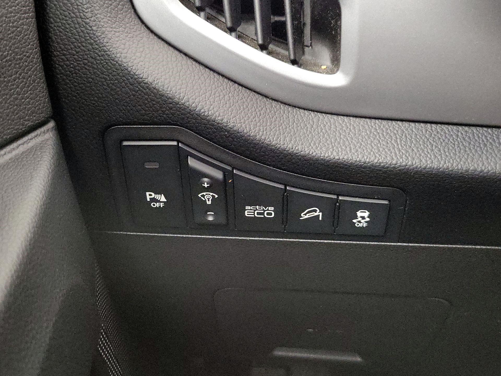 Thumbnail: 2015 Kia Sportage - 11