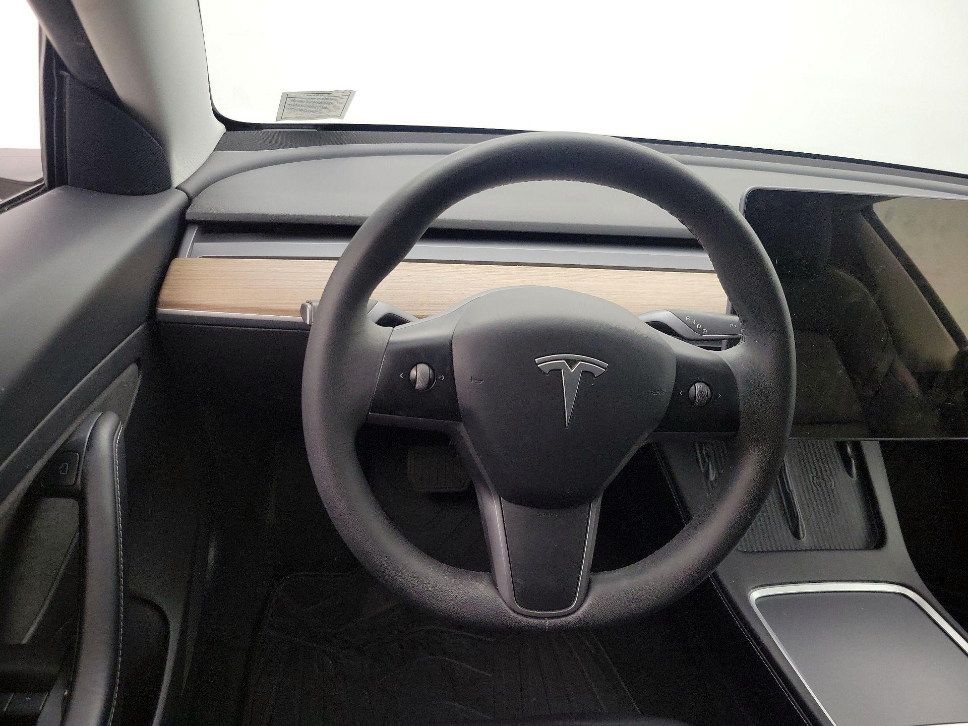 Thumbnail: 2021 Tesla Model 3 - 10