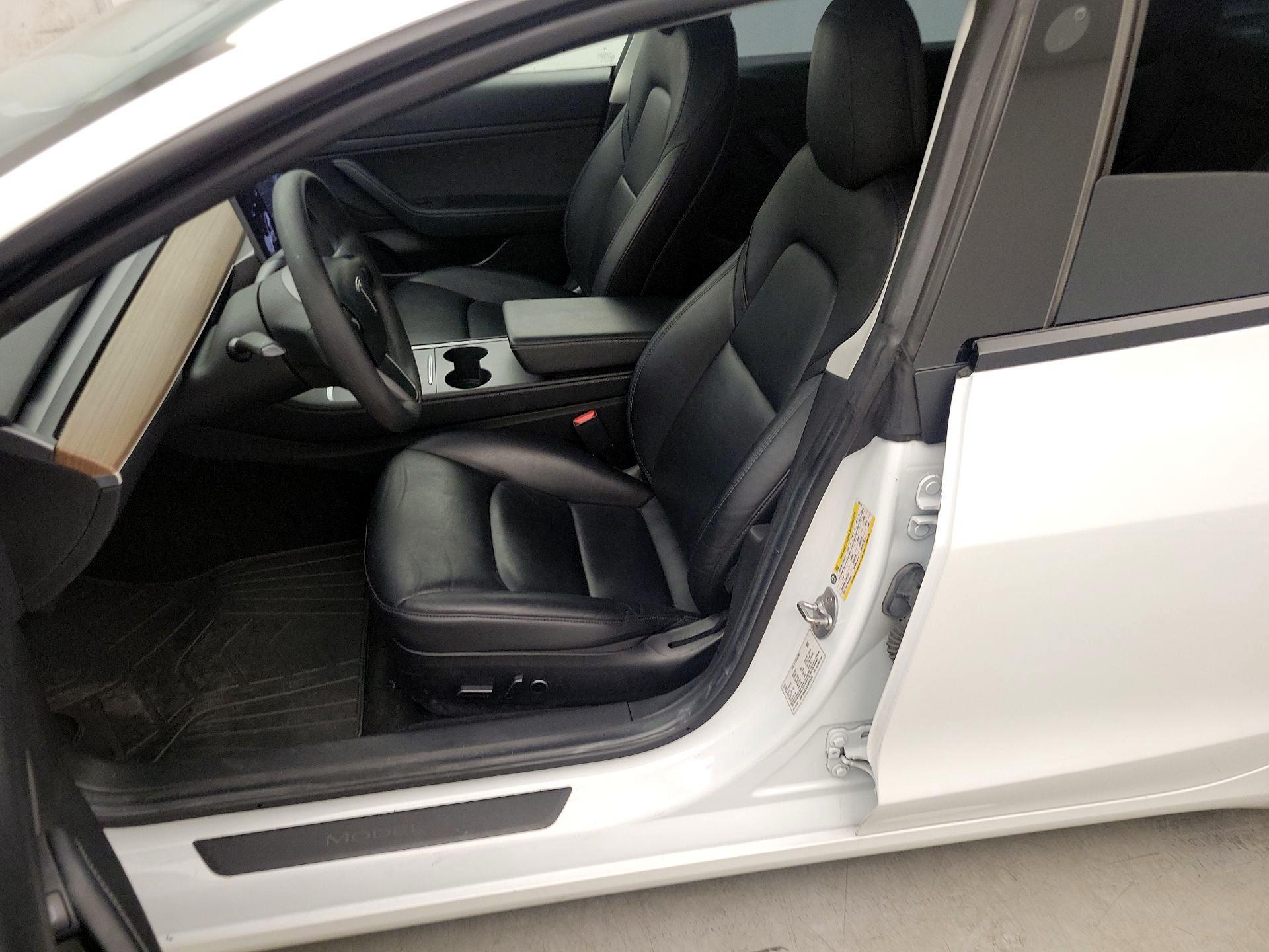 Thumbnail: 2021 Tesla Model 3 - 11