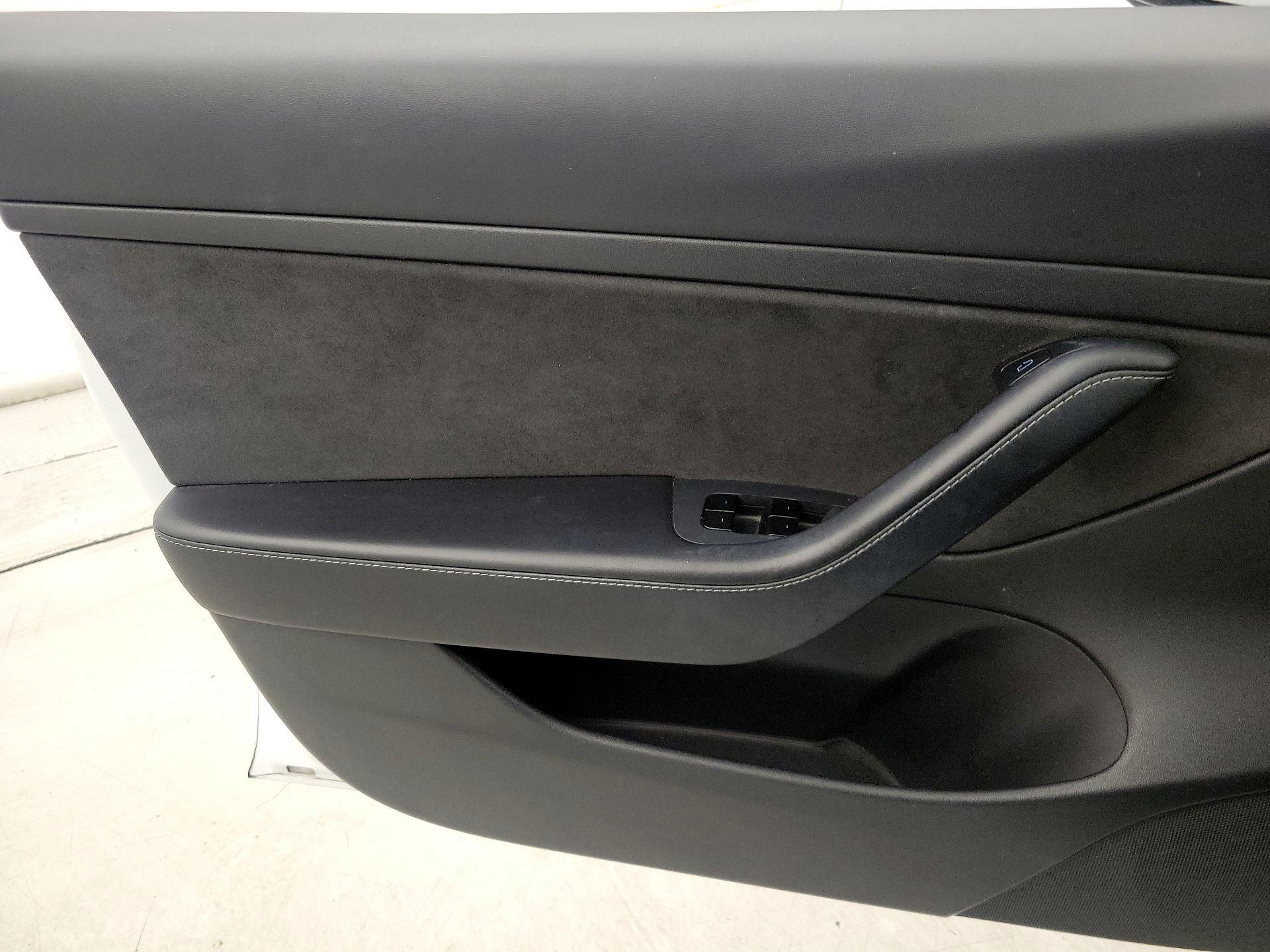 Thumbnail: 2021 Tesla Model 3 - 12