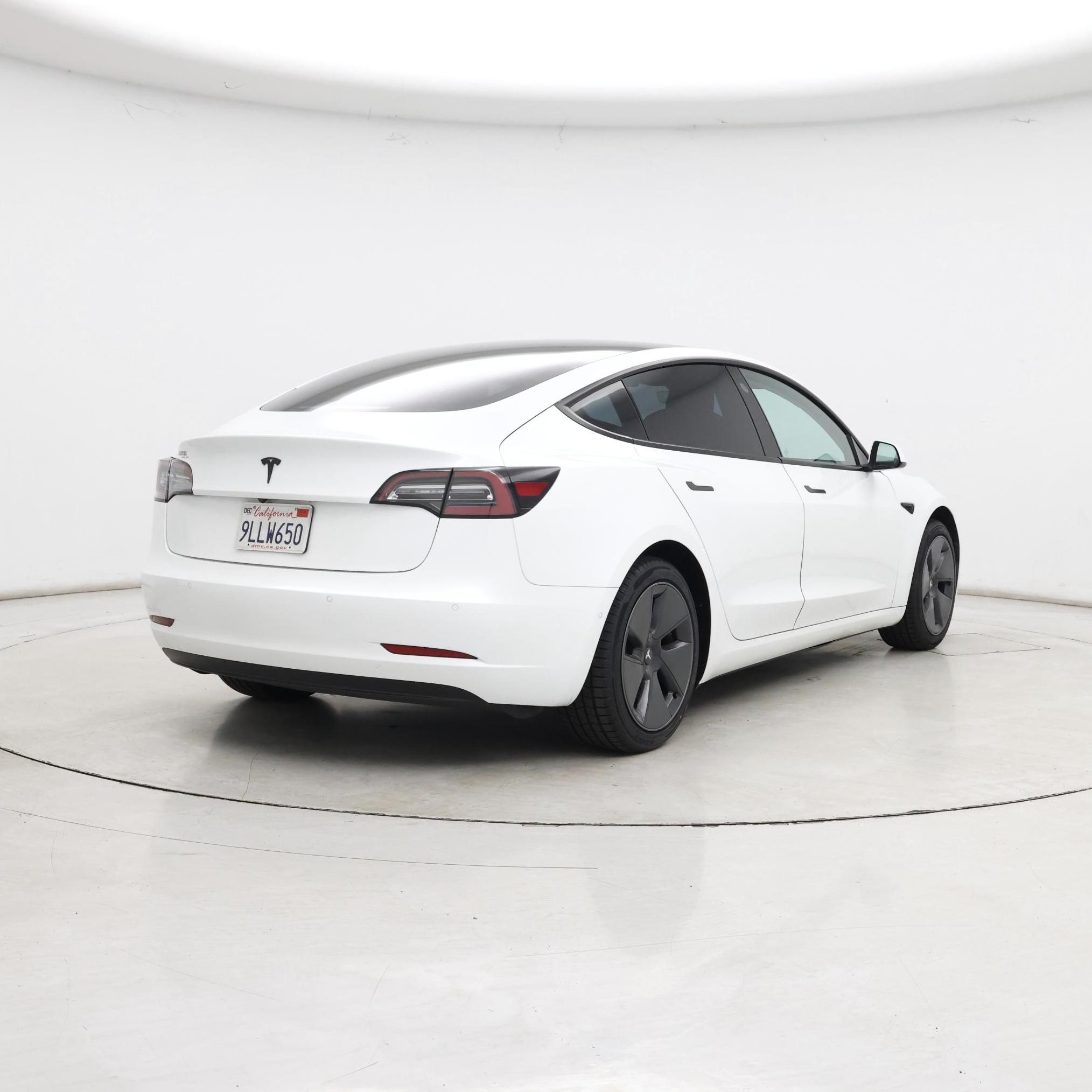 Thumbnail: 2021 Tesla Model 3 - 8