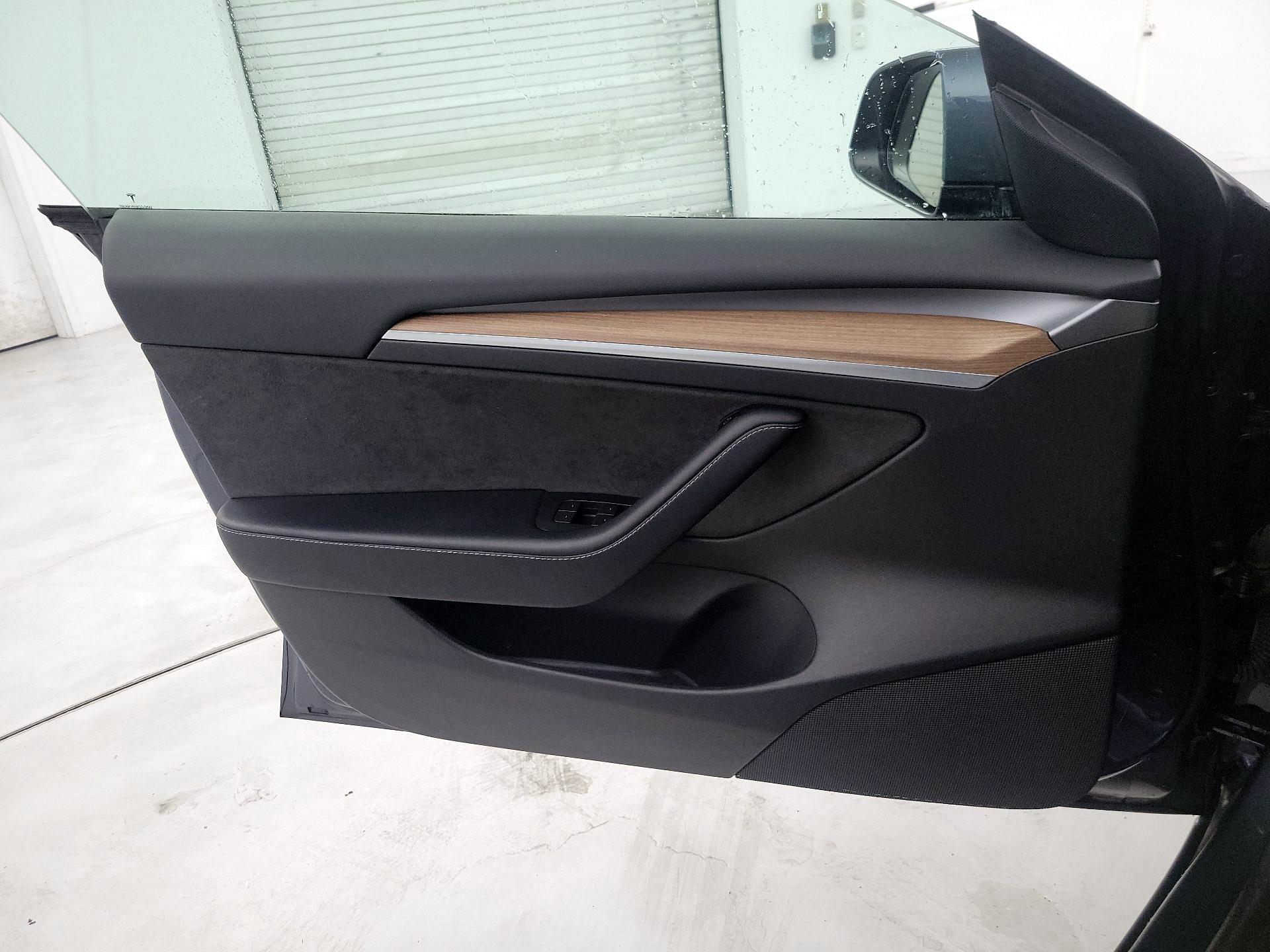 Thumbnail: 2022 Tesla Model 3 - 12