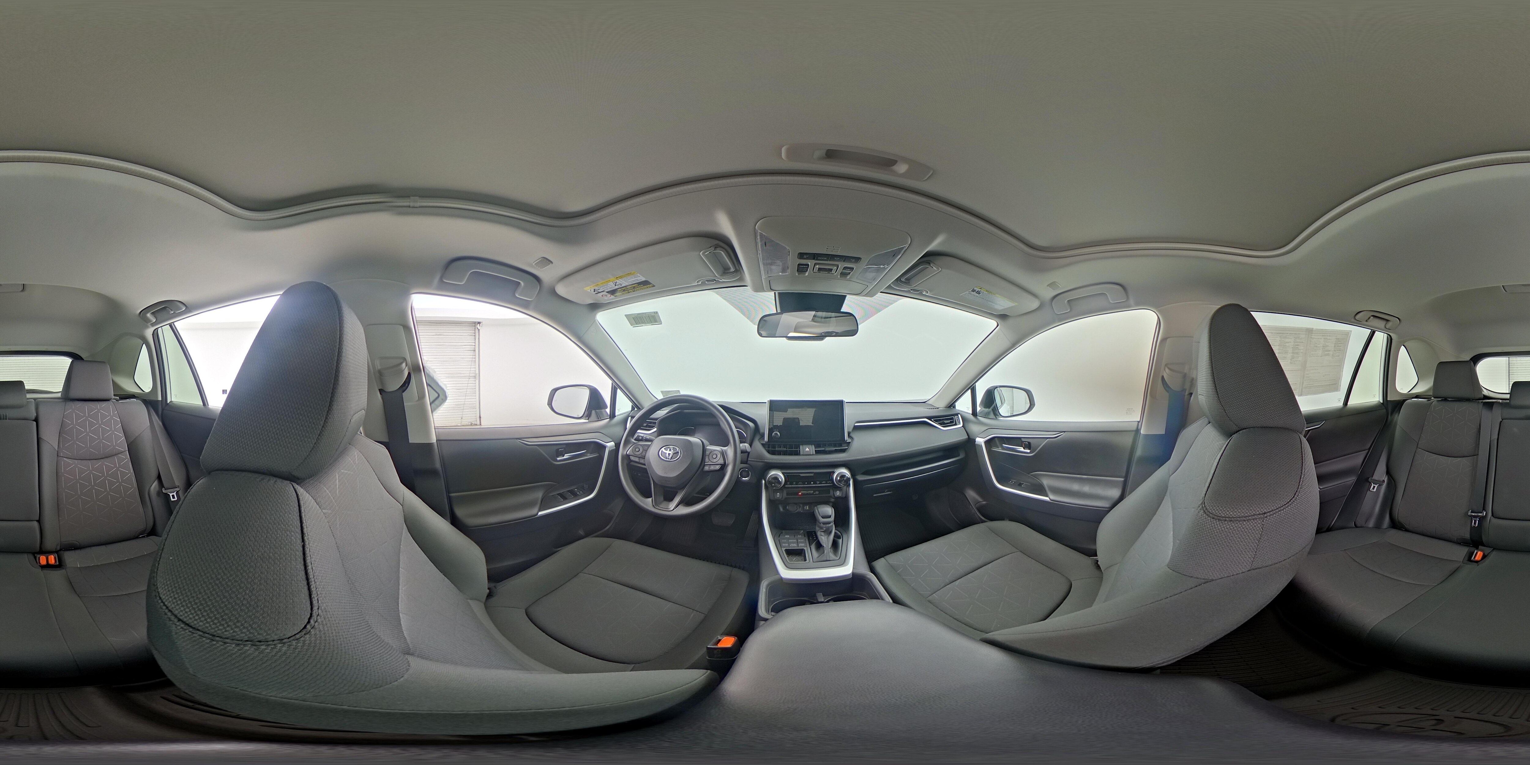 2025 Toyota RAV4 XLE - Photo 24