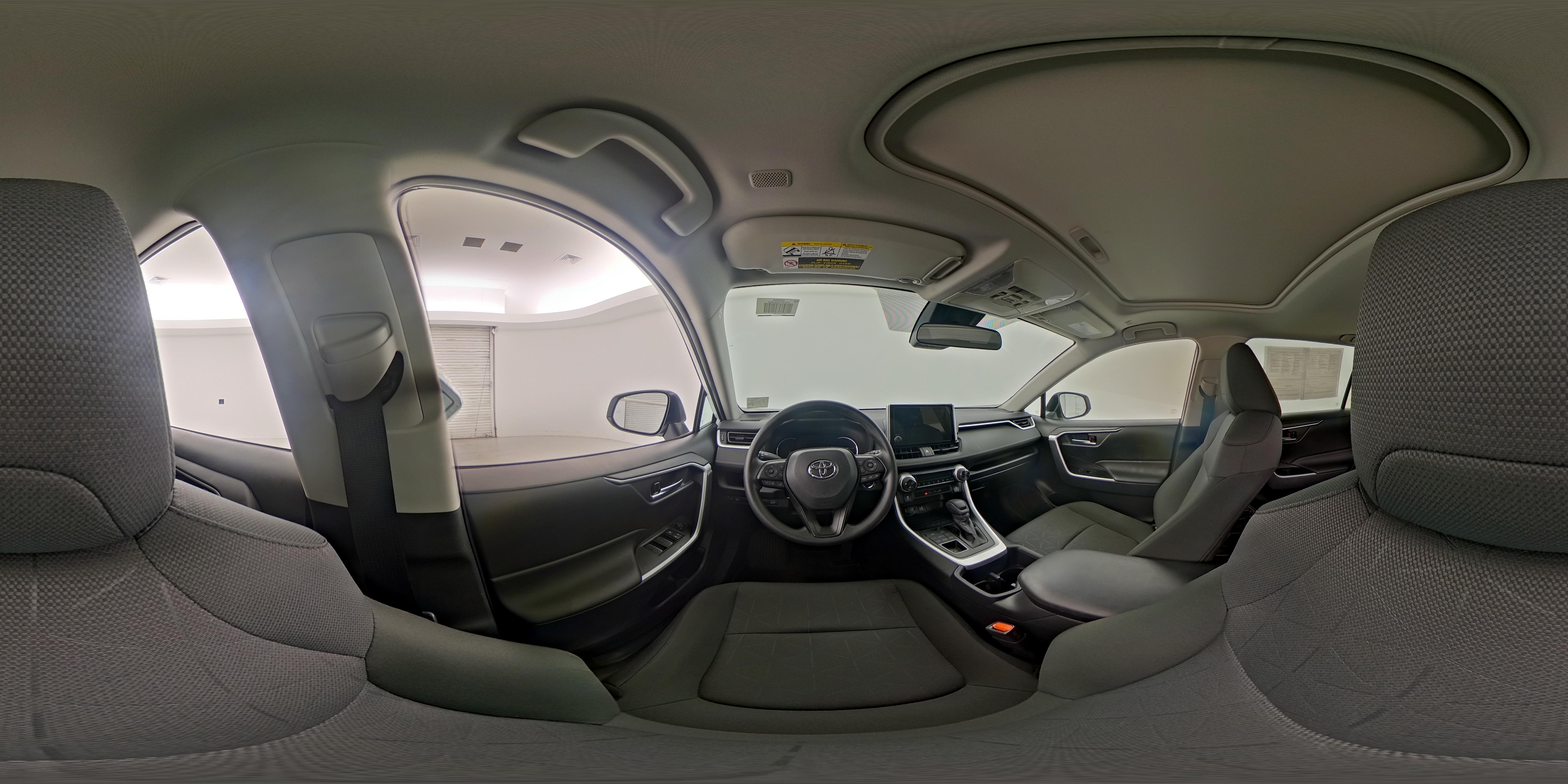 2025 Toyota RAV4 XLE - Photo 26