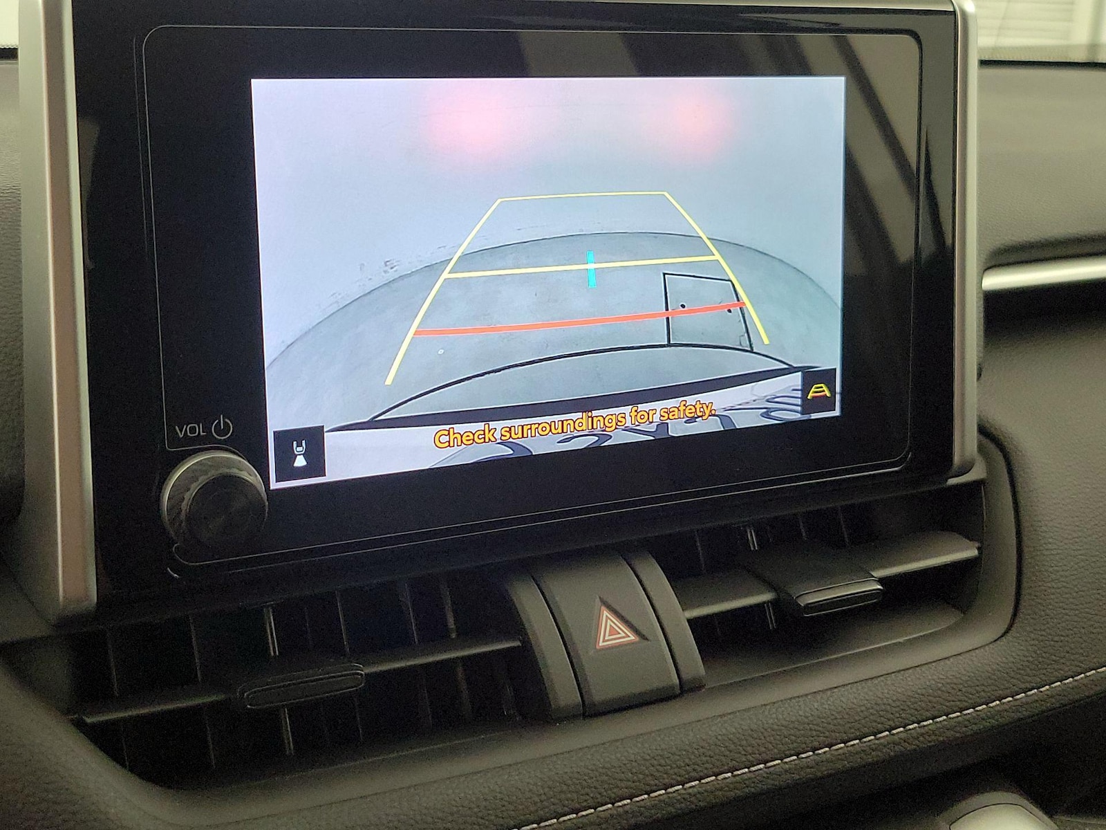 2025 Toyota RAV4 XLE - Photo 15