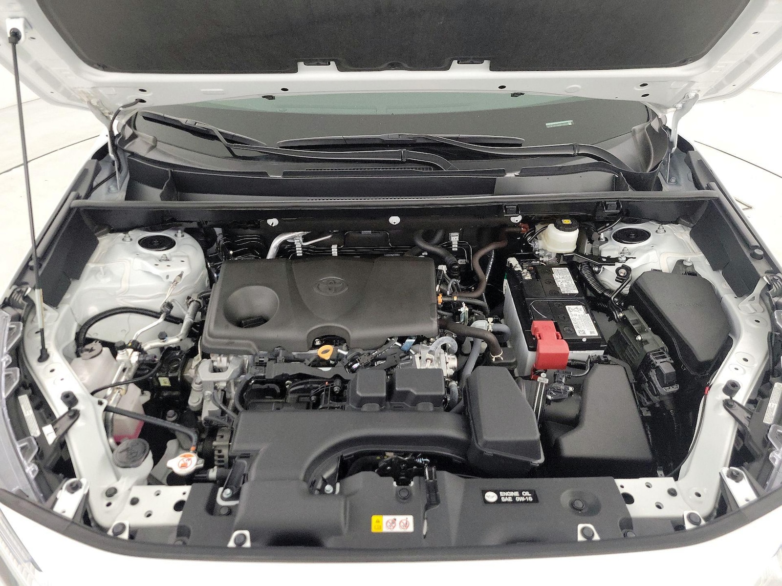 2025 Toyota RAV4 XLE - Photo 22