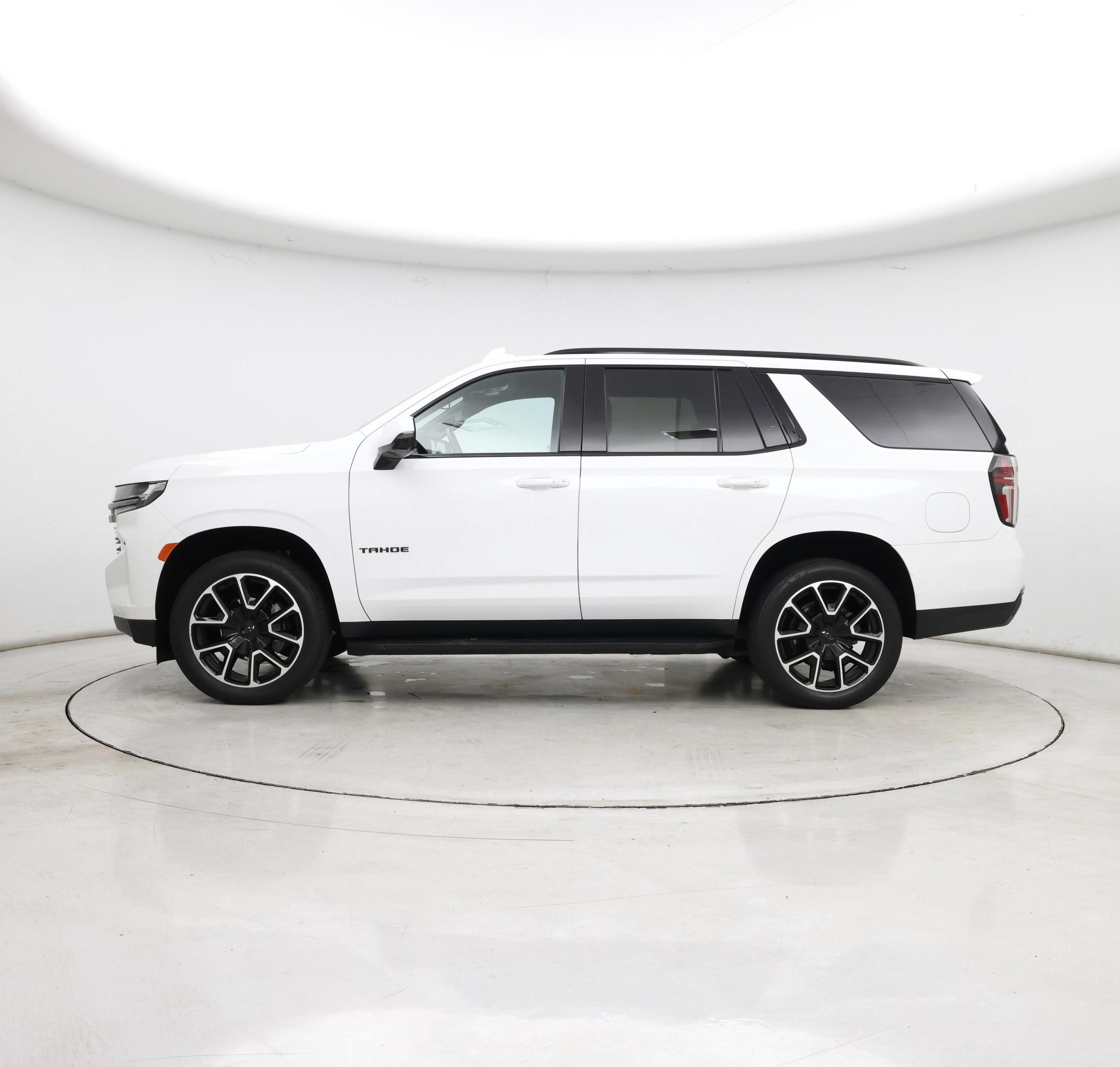 Thumbnail: 2022 Chevrolet Tahoe - 3
