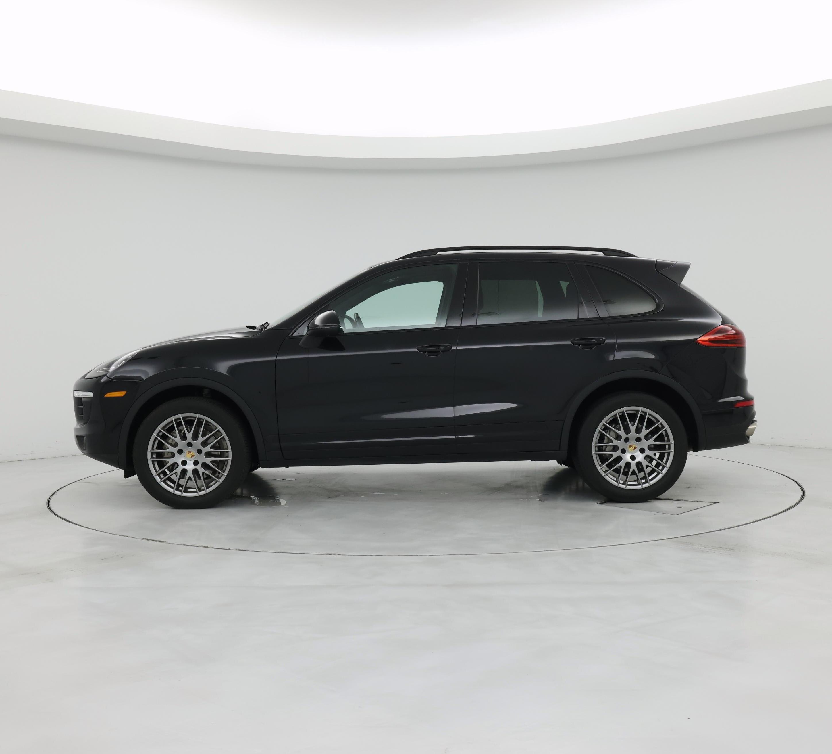 Thumbnail: 2017 Porsche Cayenne - 3