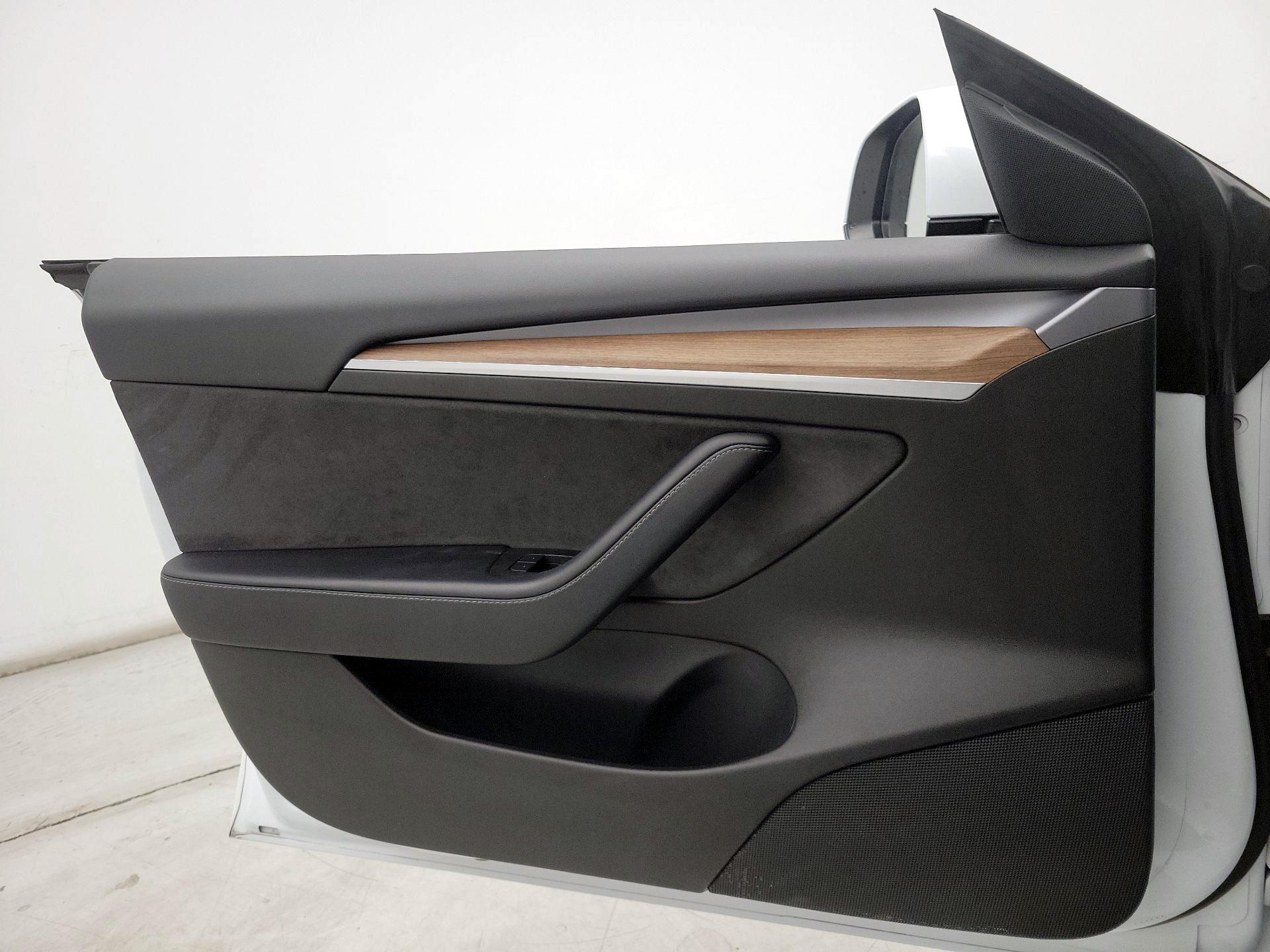 Thumbnail: 2022 Tesla Model 3 - 12