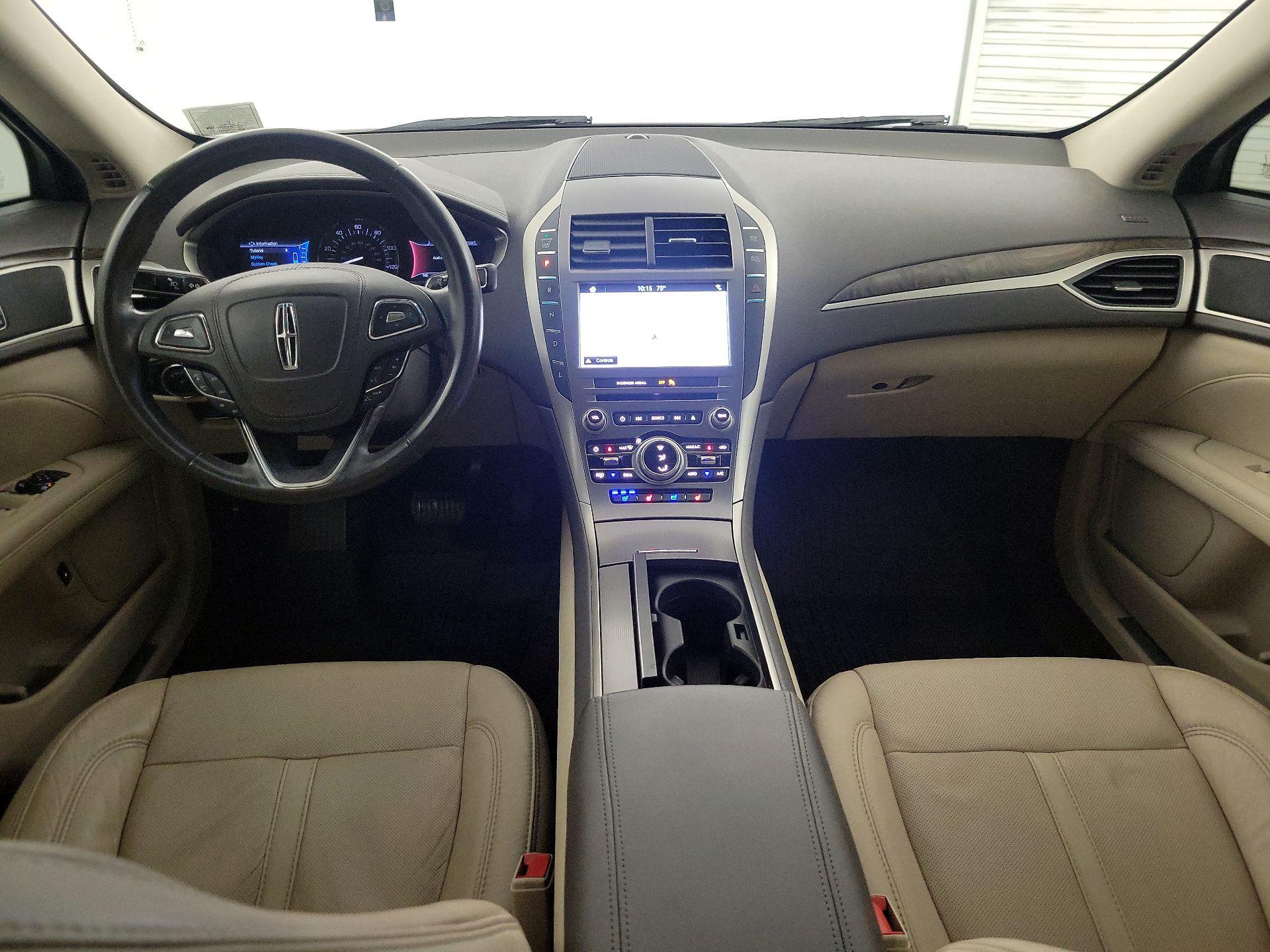 Thumbnail: 2017 Lincoln MKZ - 9