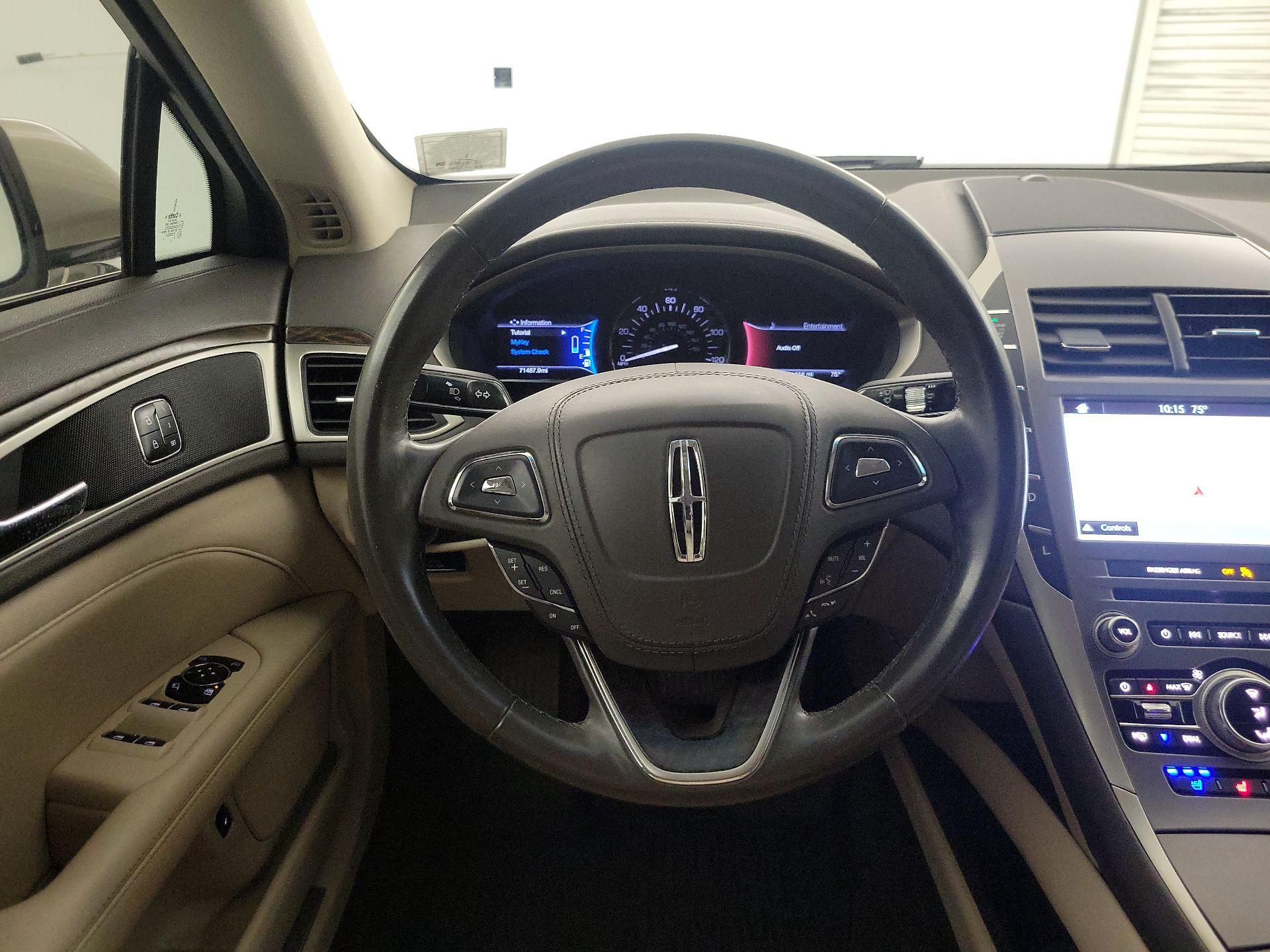 Thumbnail: 2017 Lincoln MKZ - 10