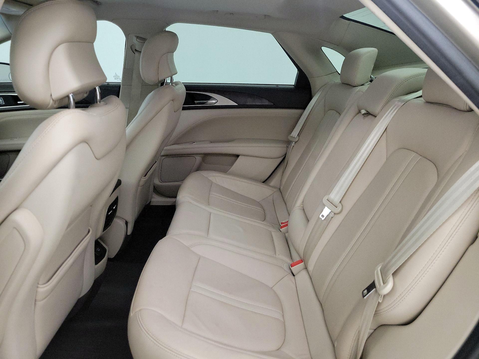 Thumbnail: 2017 Lincoln MKZ - 20