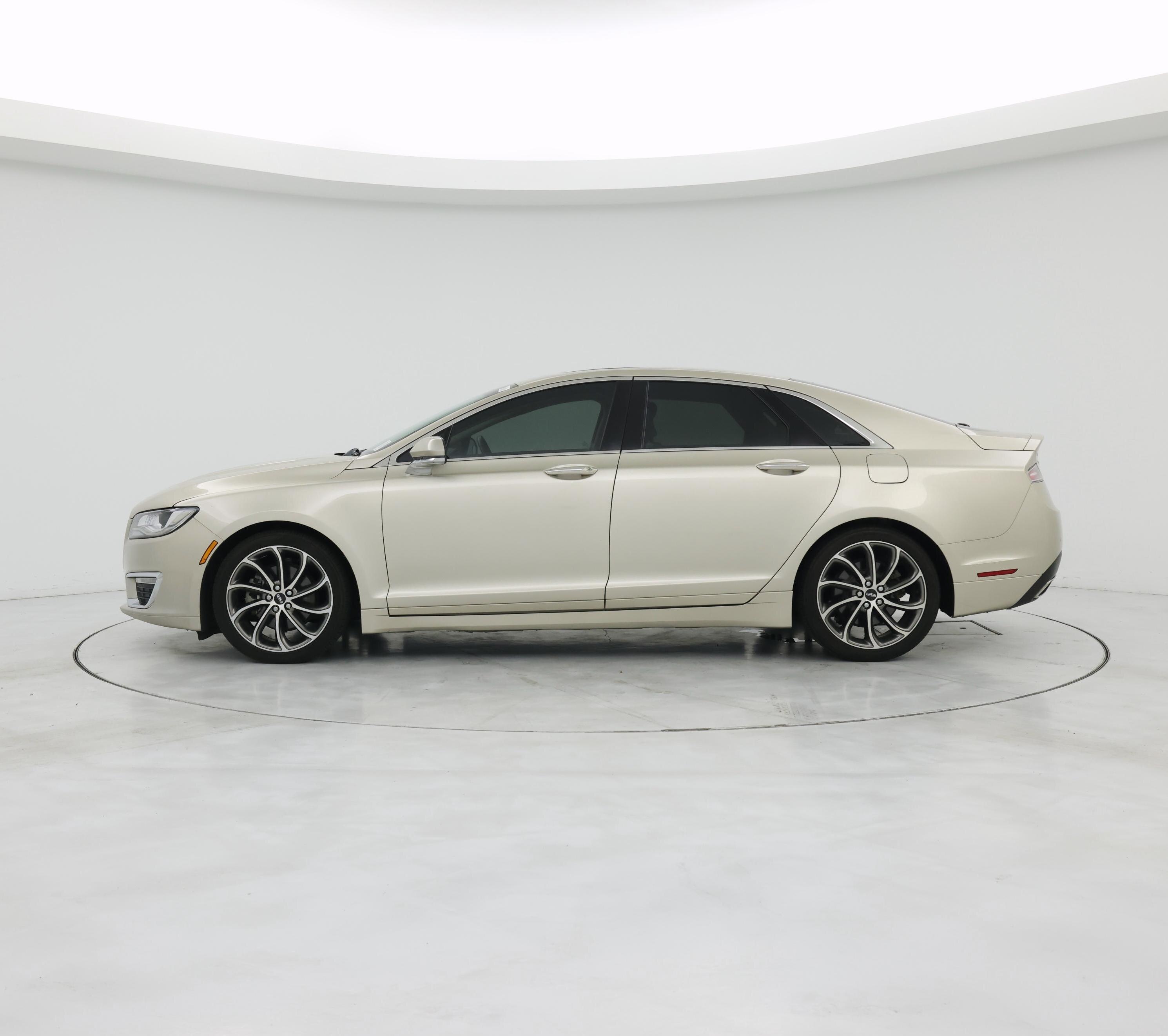 Thumbnail: 2017 Lincoln MKZ - 3