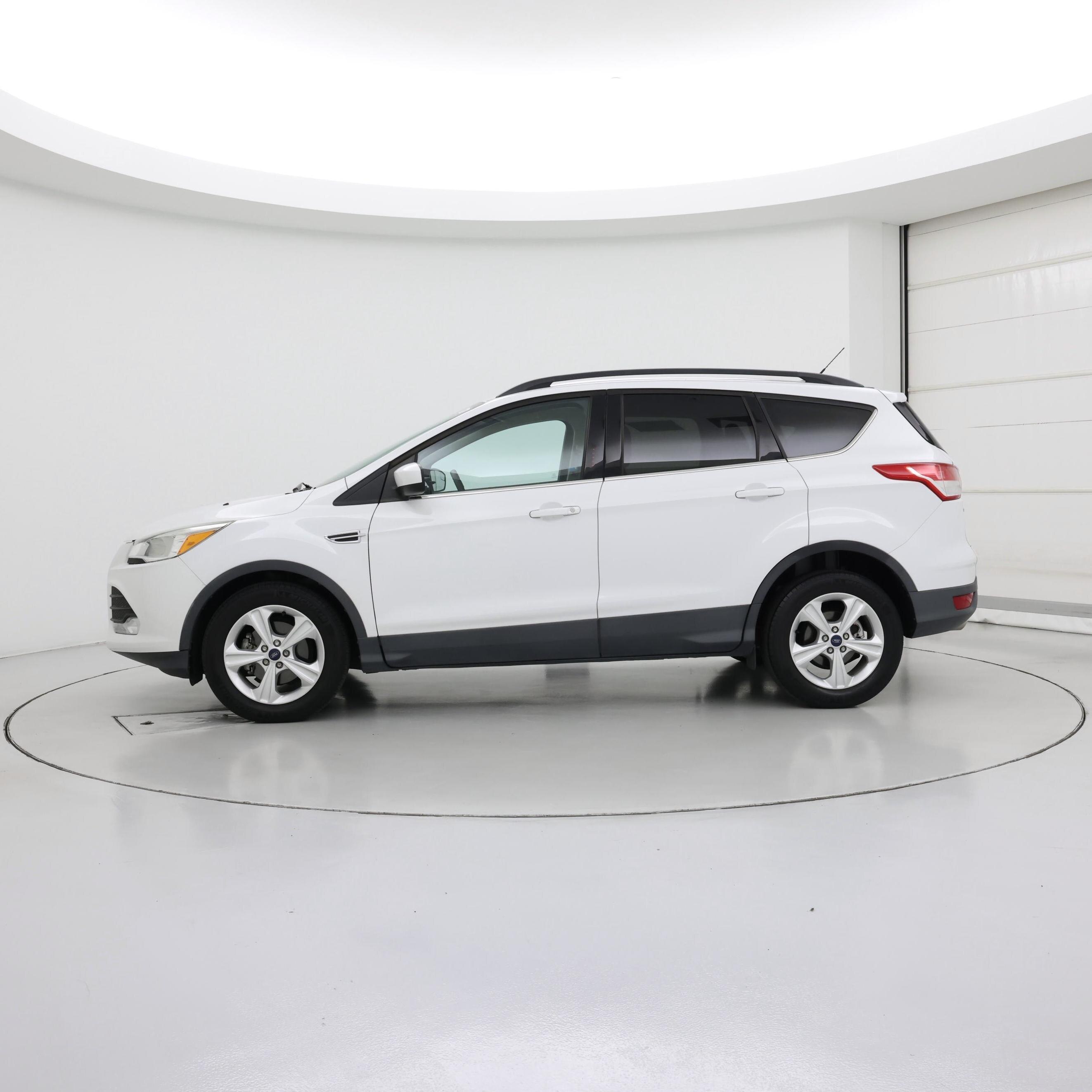 Thumbnail: 2016 Ford Escape - 3
