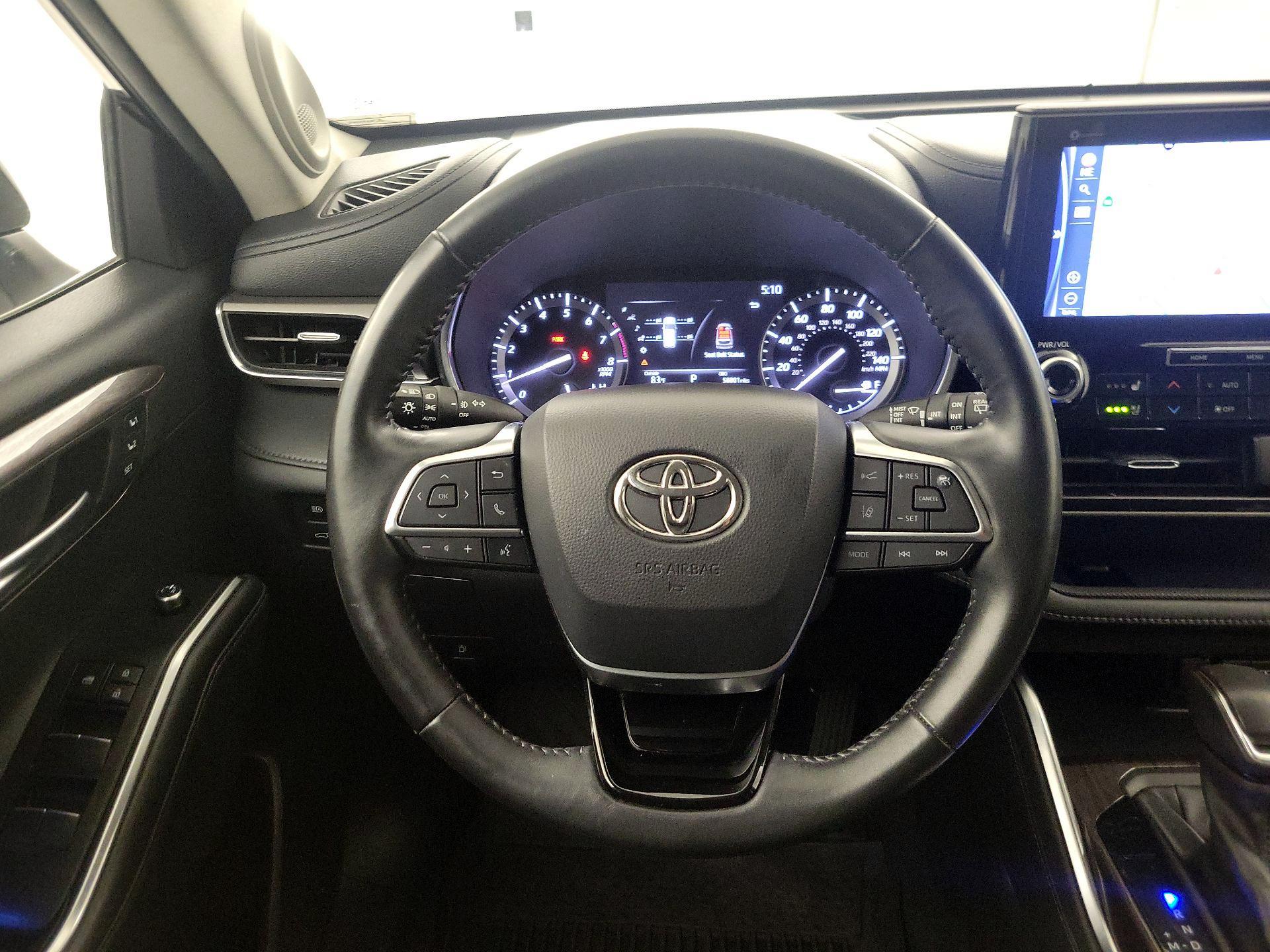Thumbnail: 2021 Toyota Highlander - 10