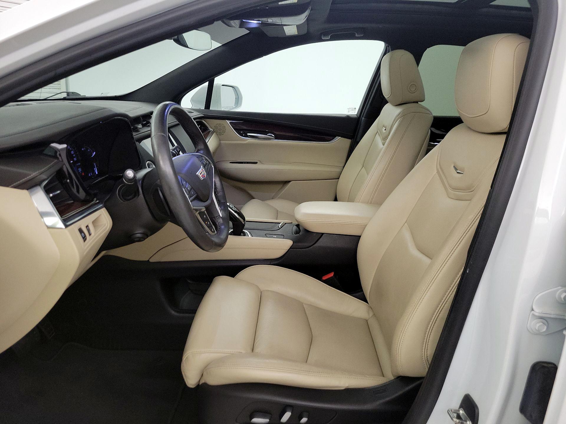 Thumbnail: 2017 Cadillac XT5 - 11