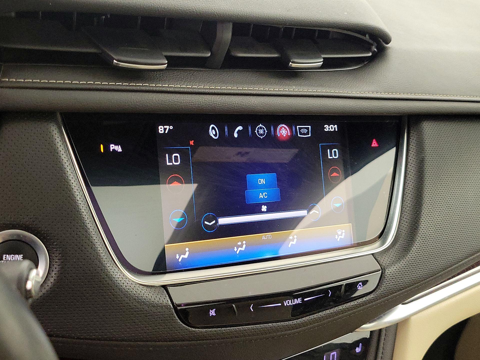 Thumbnail: 2017 Cadillac XT5 - 17
