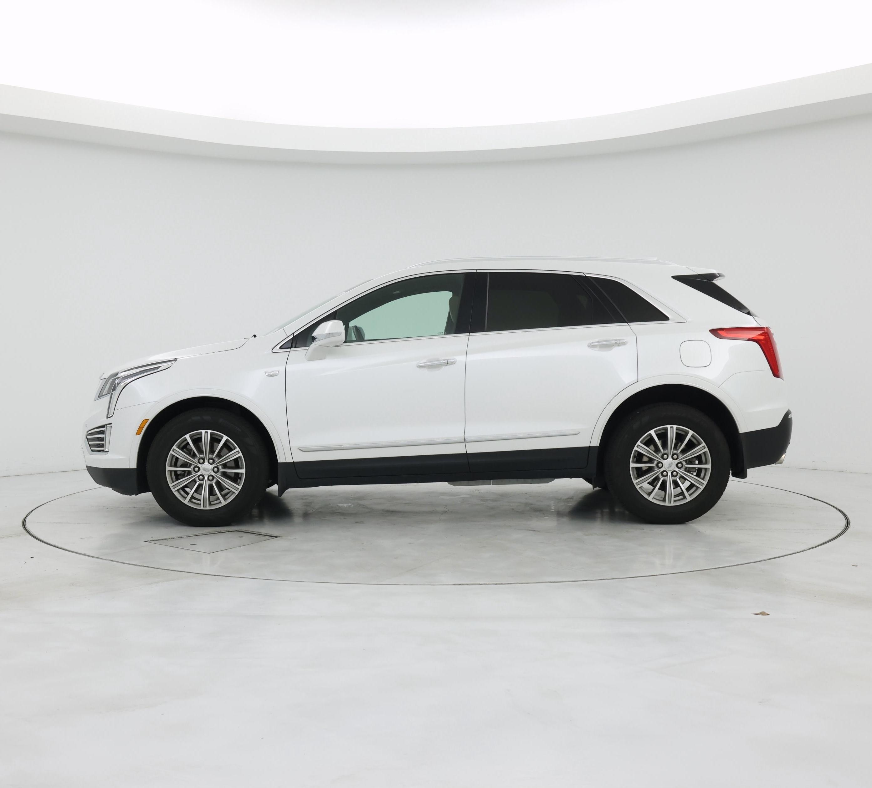Thumbnail: 2017 Cadillac XT5 - 3