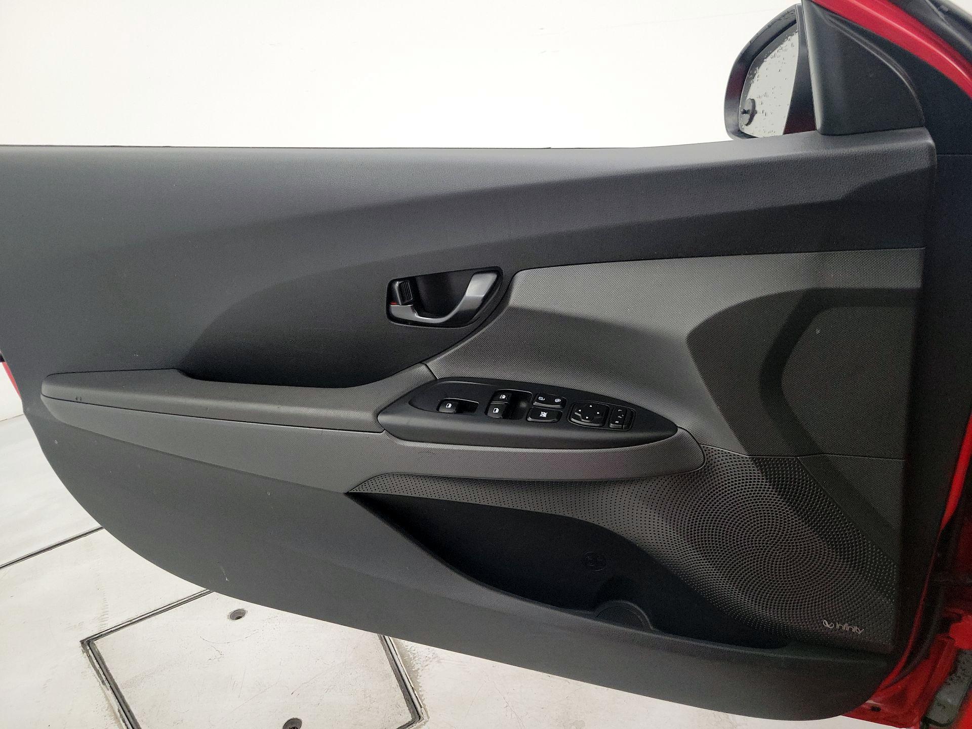 Thumbnail: 2022 Hyundai Veloster - 12