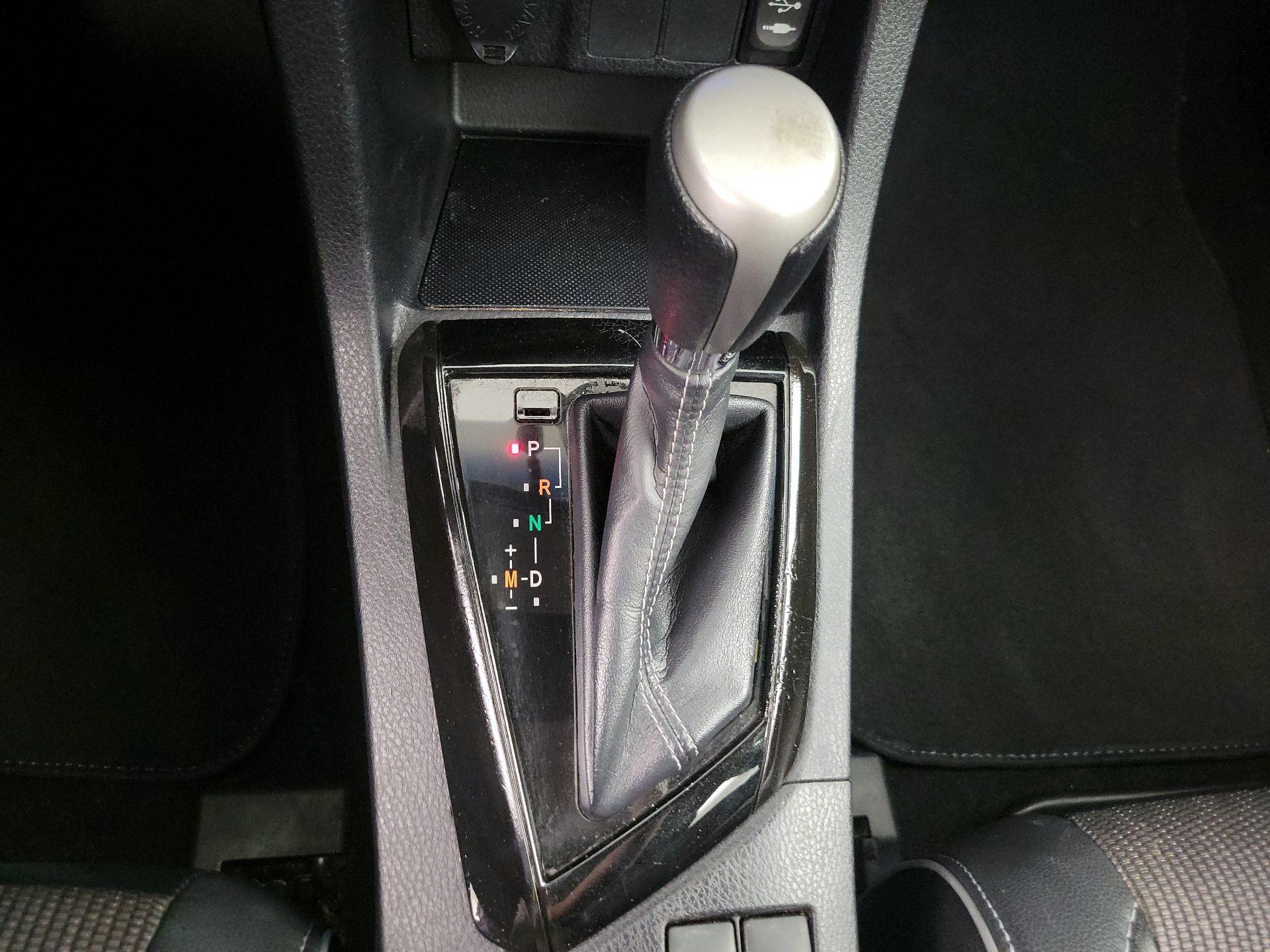 Thumbnail: 2014 Toyota Corolla - 17