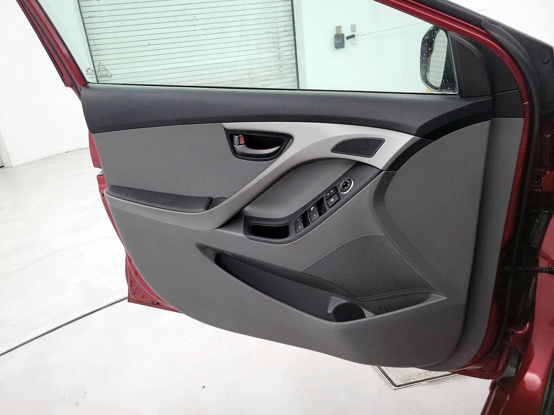 Thumbnail: 2014 Hyundai Elantra - 12
