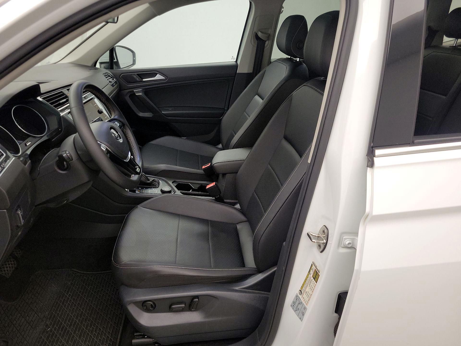 Thumbnail: 2021 Volkswagen Tiguan - 11