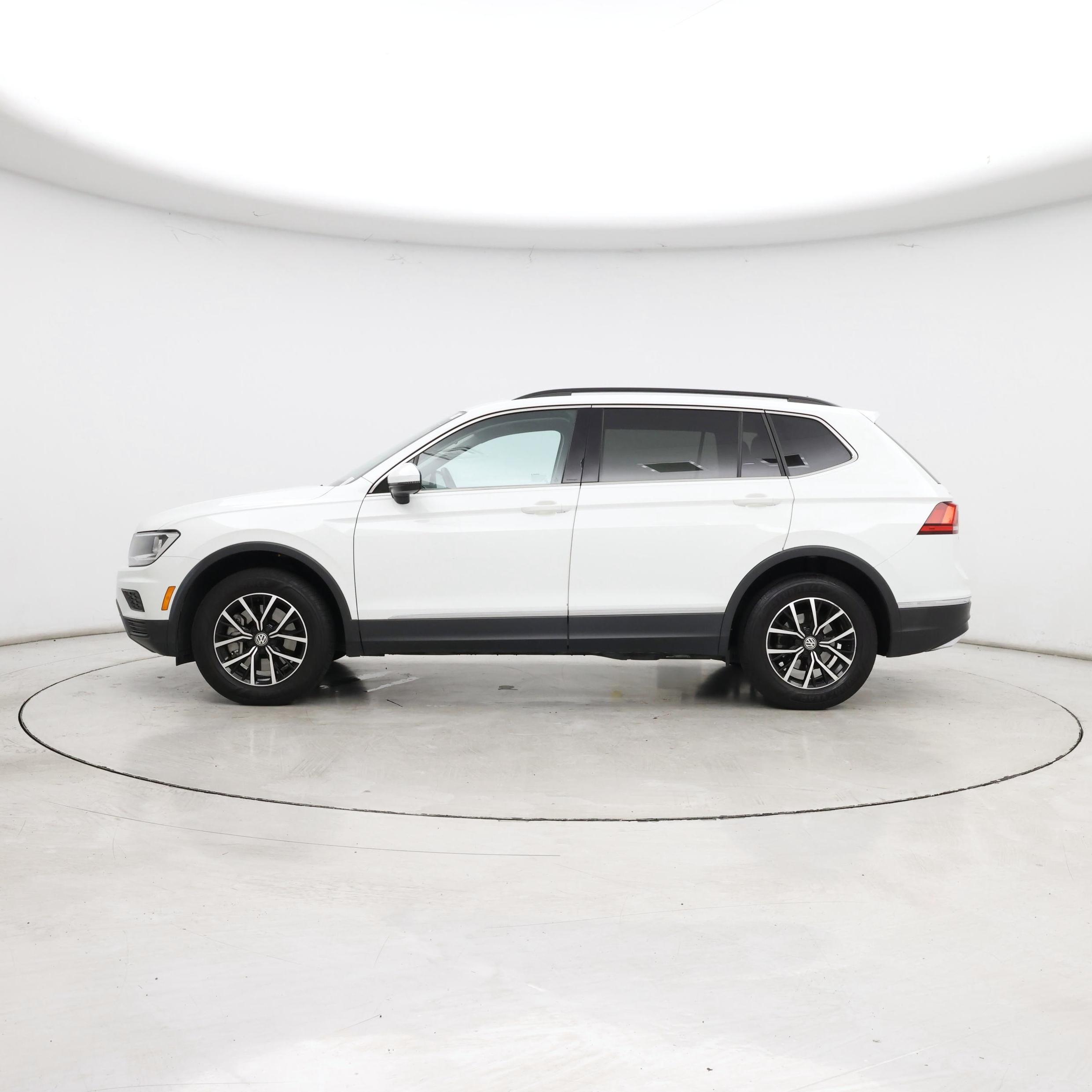 Thumbnail: 2021 Volkswagen Tiguan - 3