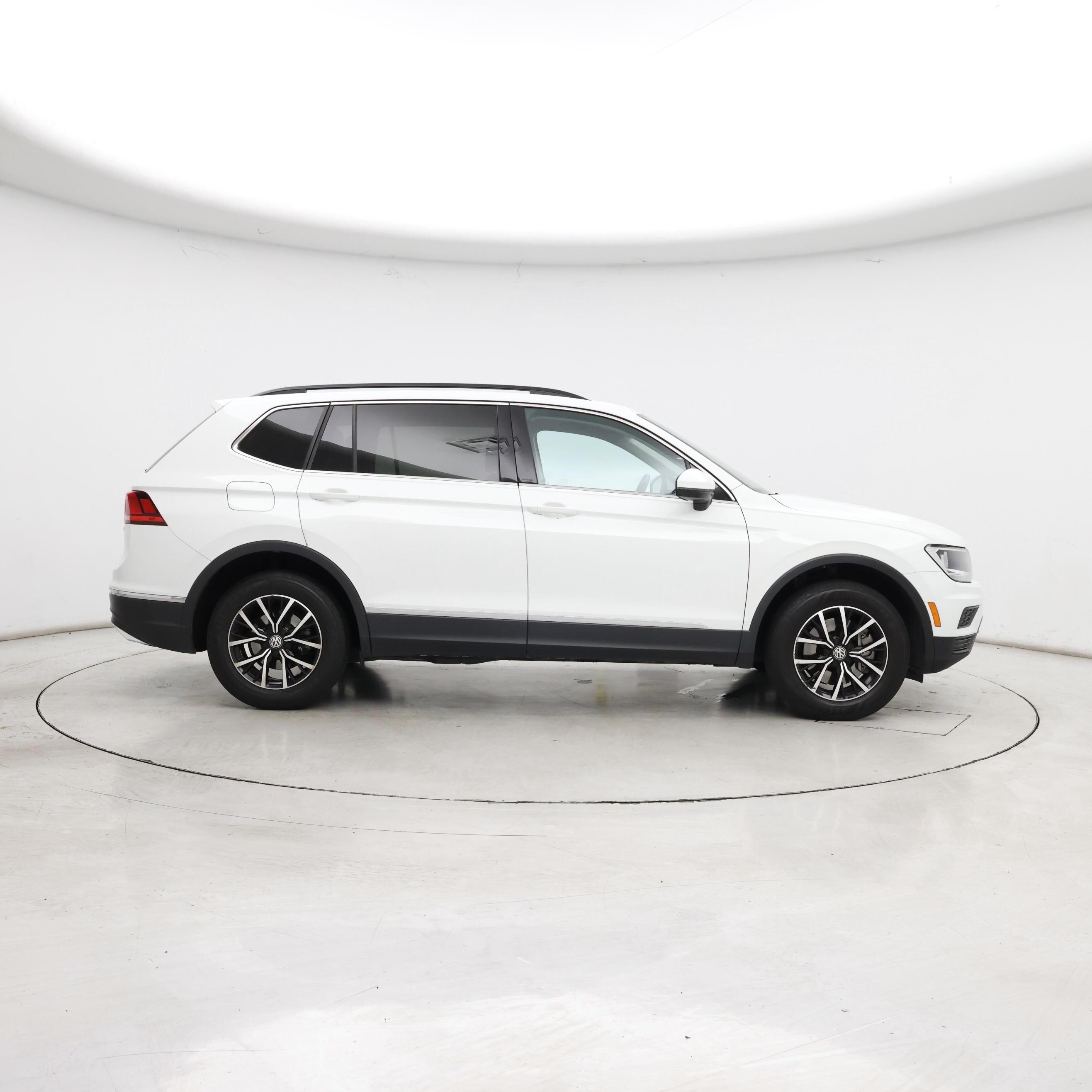 Thumbnail: 2021 Volkswagen Tiguan - 7