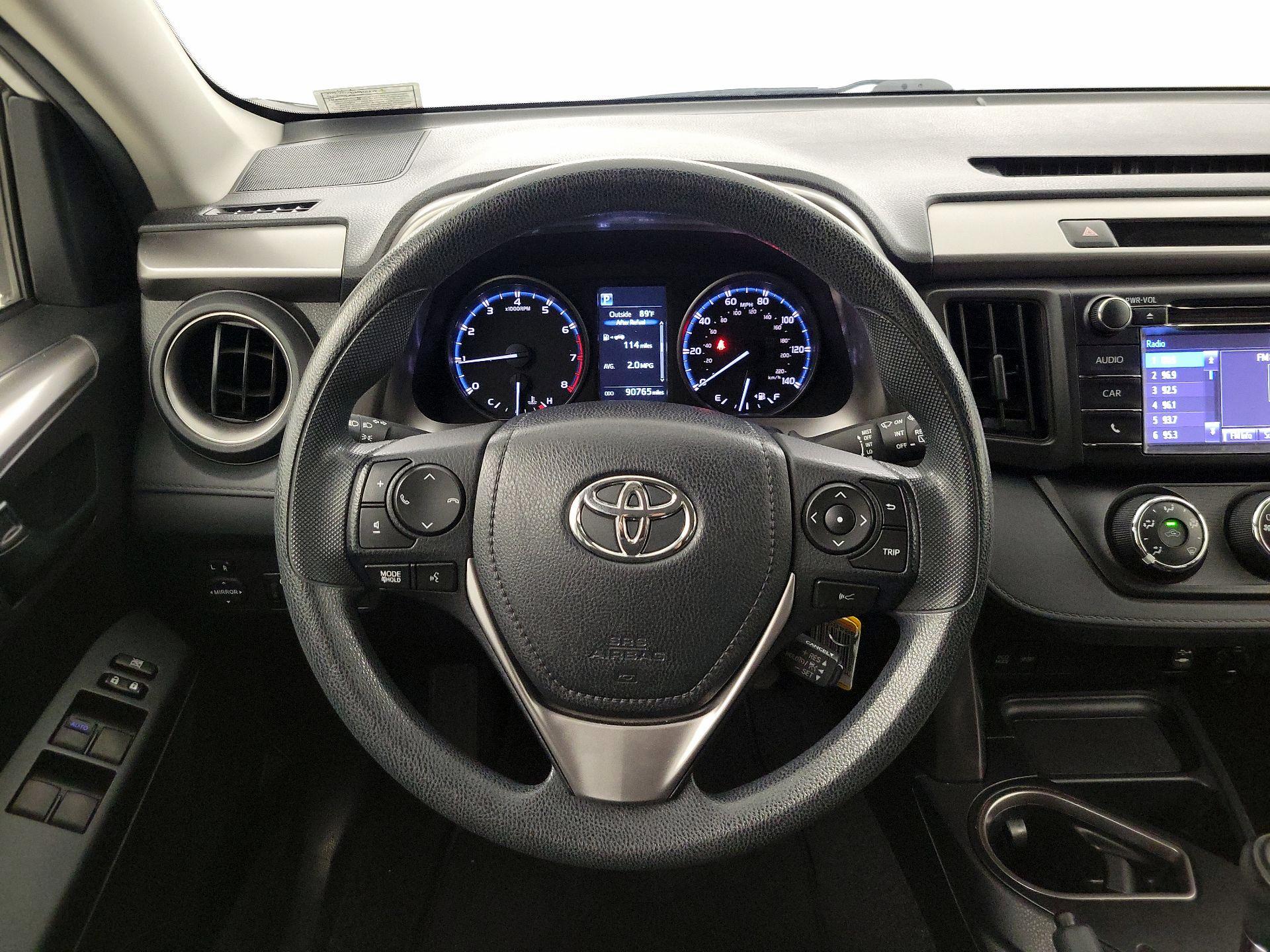 Thumbnail: 2017 Toyota RAV4 - 10