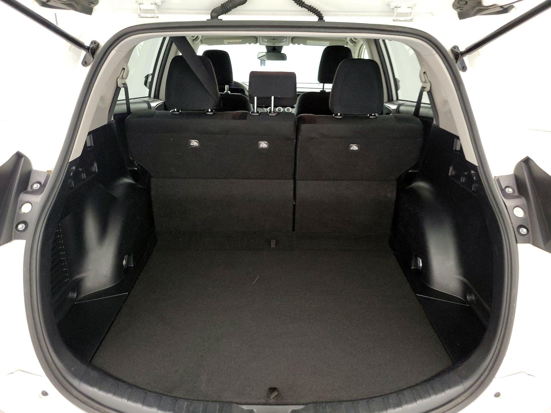 Thumbnail: 2017 Toyota RAV4 - 20