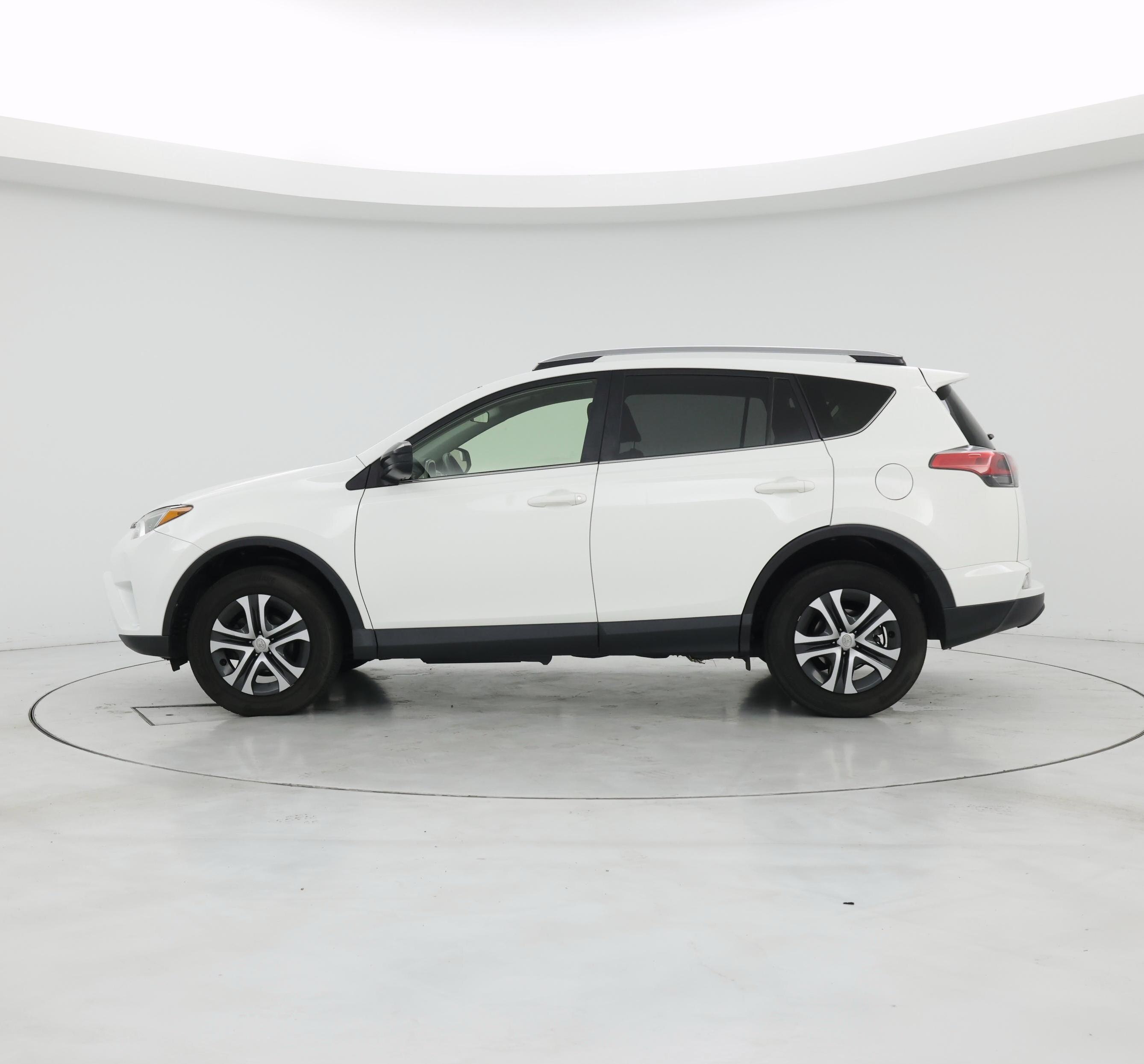 Thumbnail: 2017 Toyota RAV4 - 3