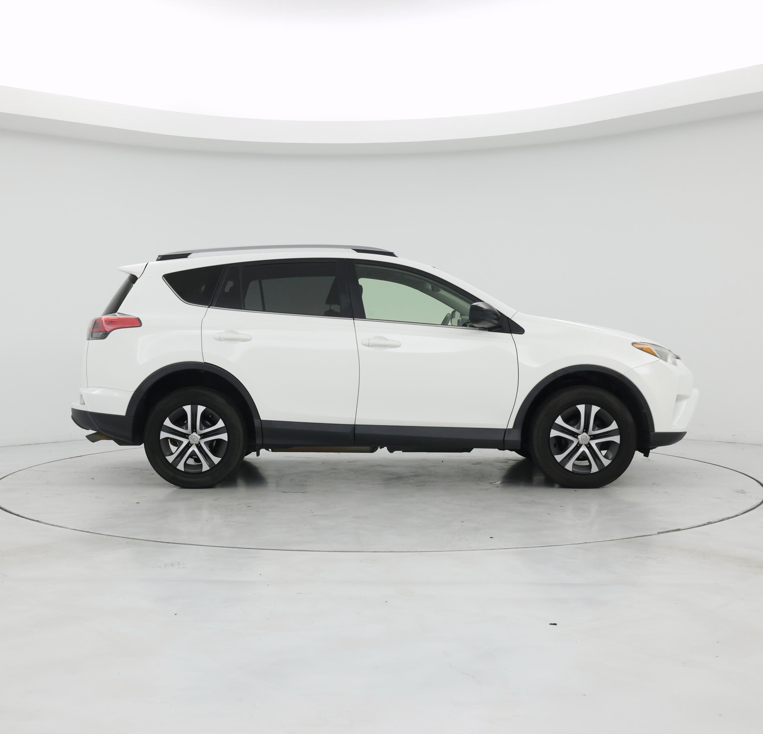 Thumbnail: 2017 Toyota RAV4 - 7