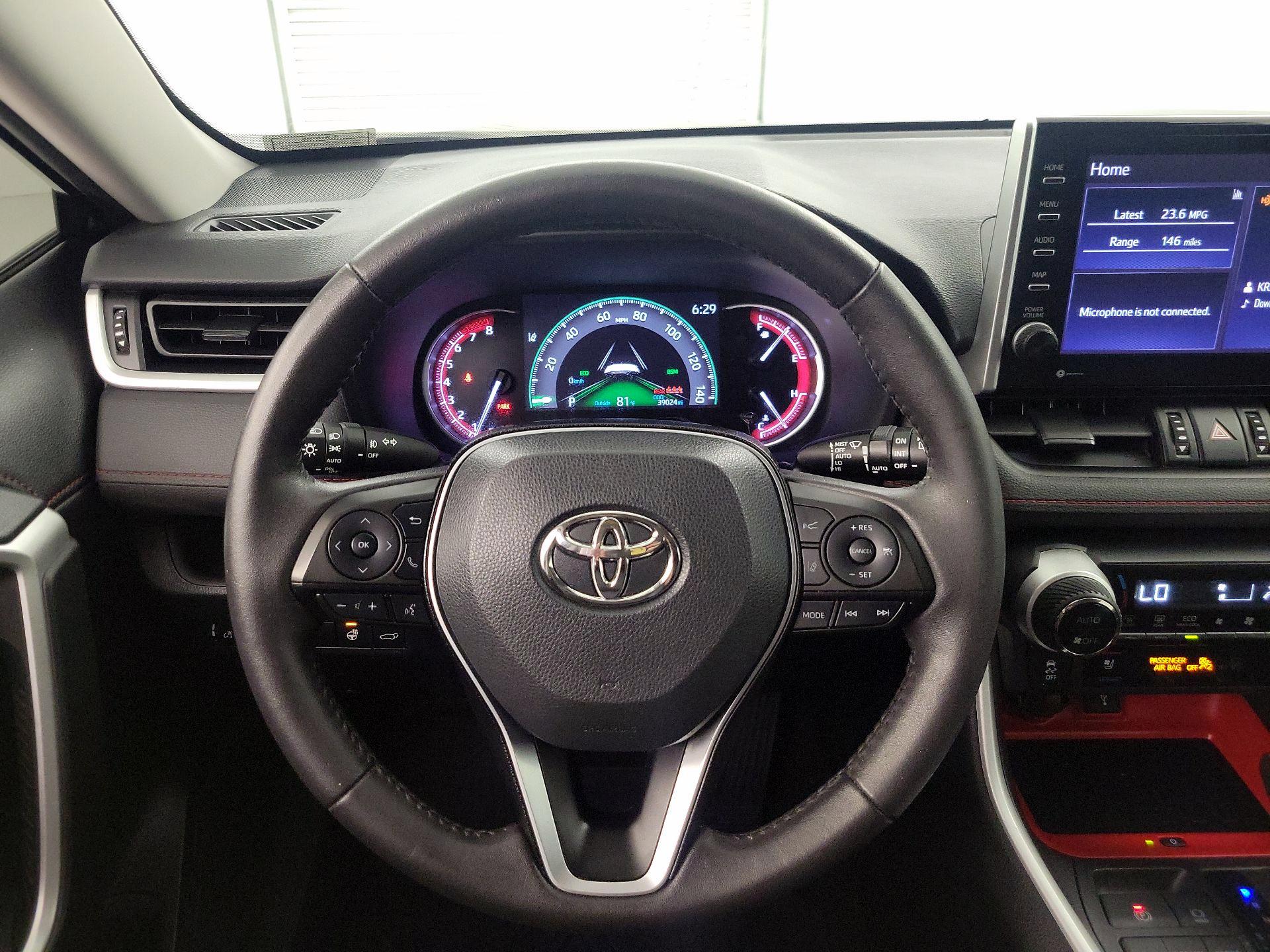 Thumbnail: 2022 Toyota RAV4 - 10