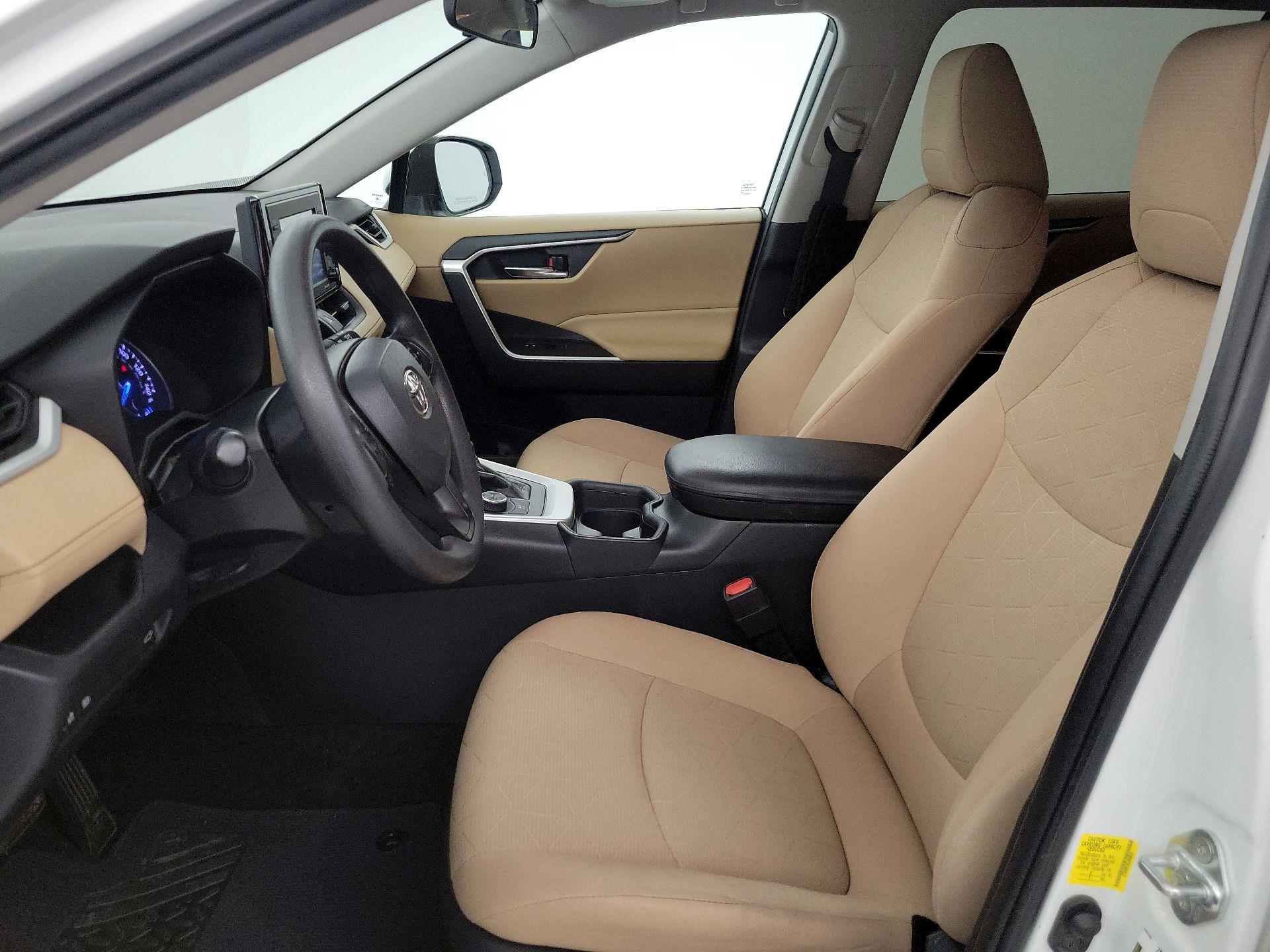 Thumbnail: 2020 Toyota RAV4 - 11