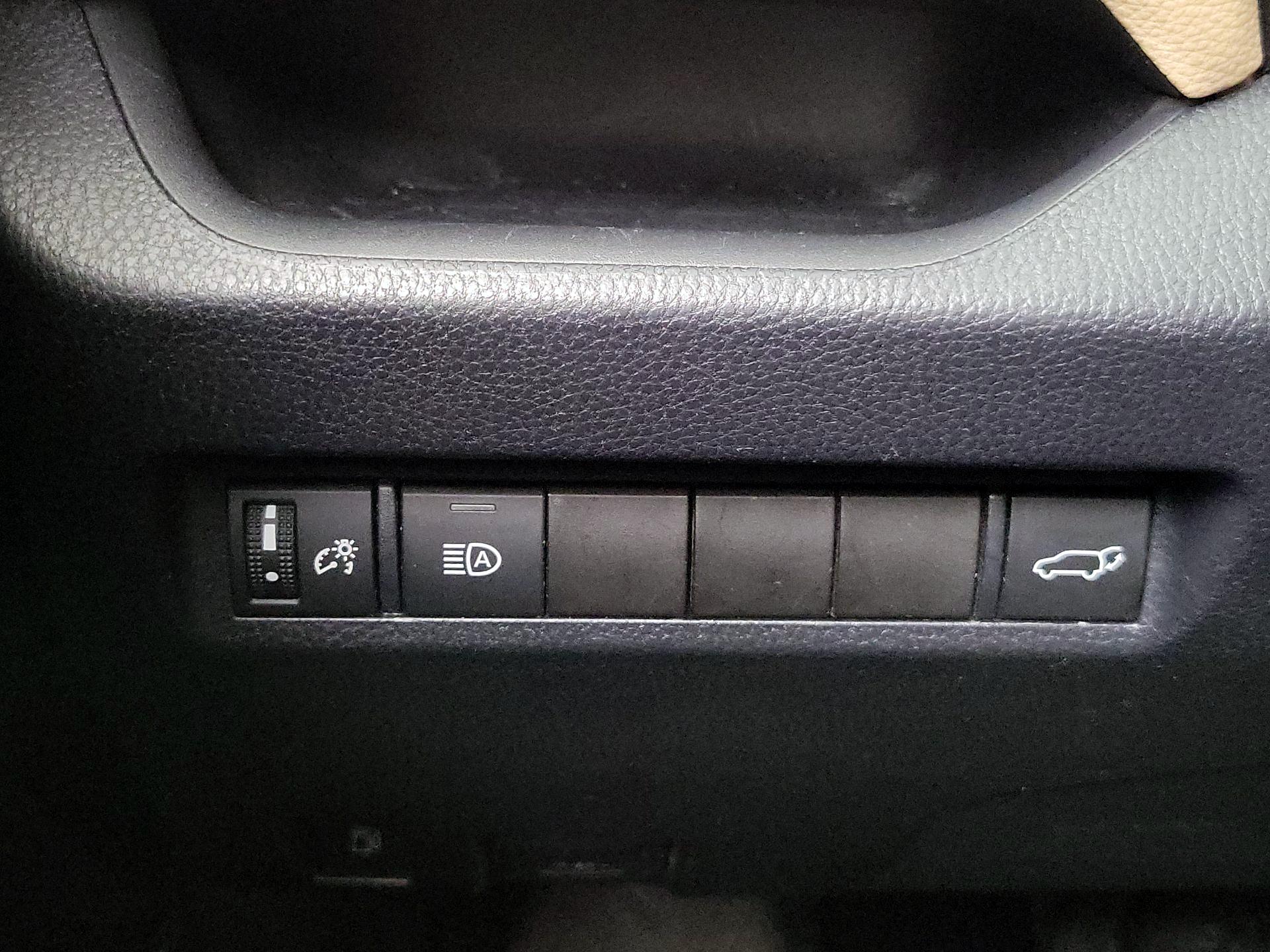 Thumbnail: 2020 Toyota RAV4 - 13