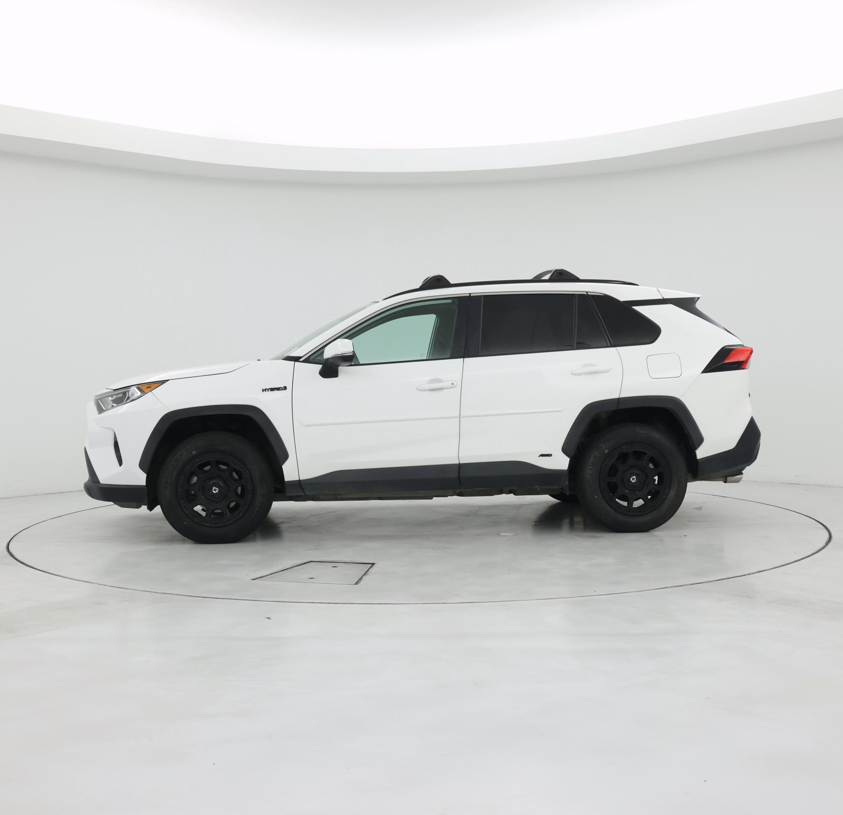 Thumbnail: 2020 Toyota RAV4 - 3
