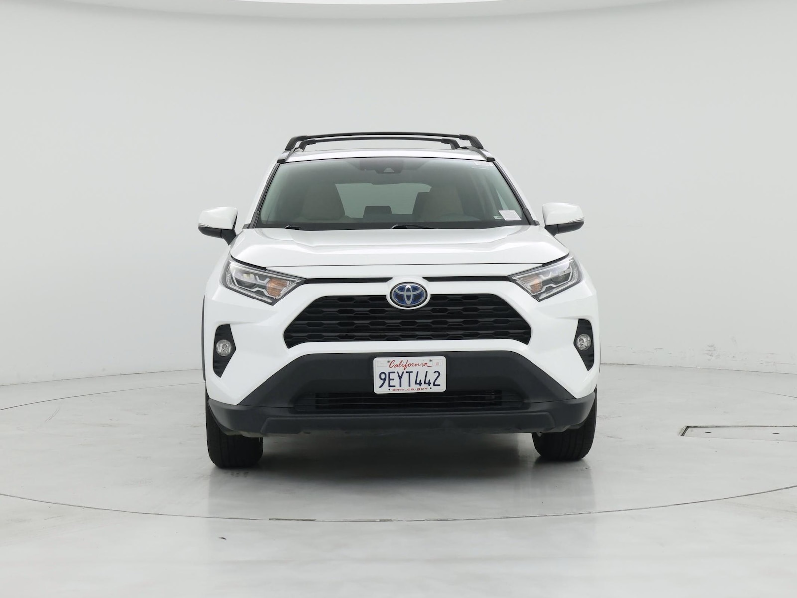 2020 Toyota RAV4 XLE - Photo 6