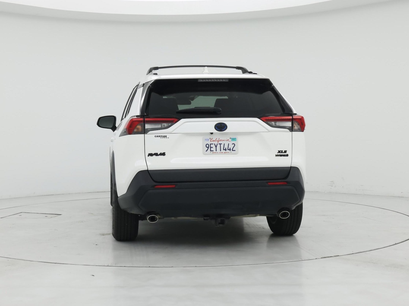 2020 Toyota RAV4 XLE - Photo 7